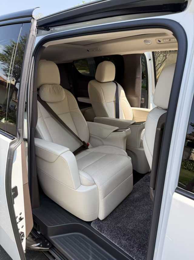 理想汽车 理想MEGA 2024 汽车图片 #3