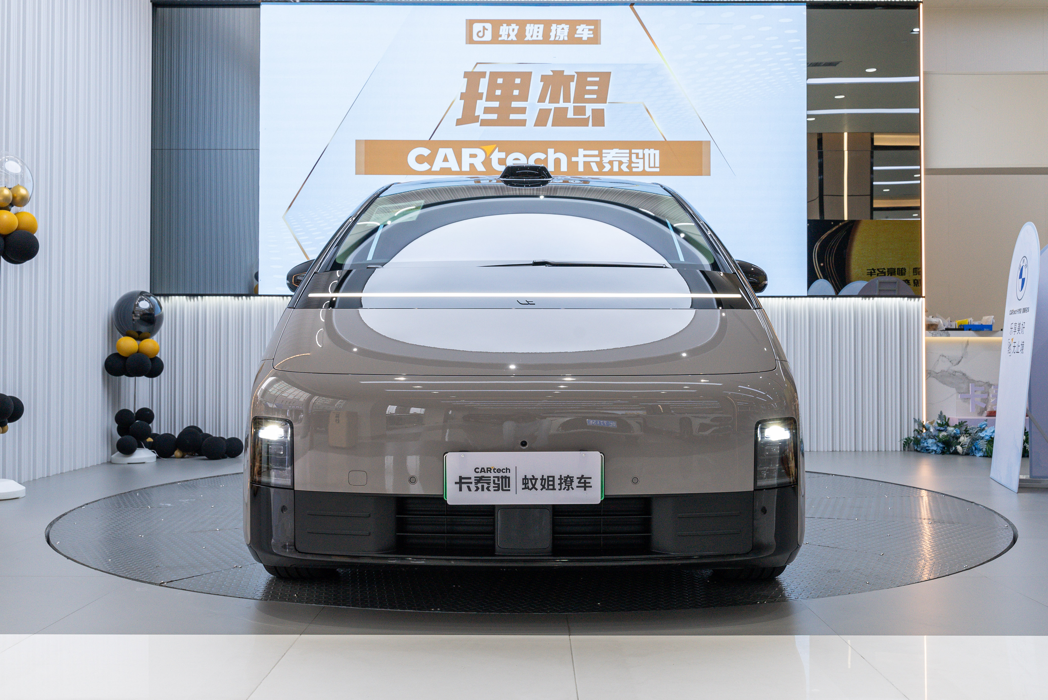 理想汽车 理想MEGA 2024 汽车图片 #3