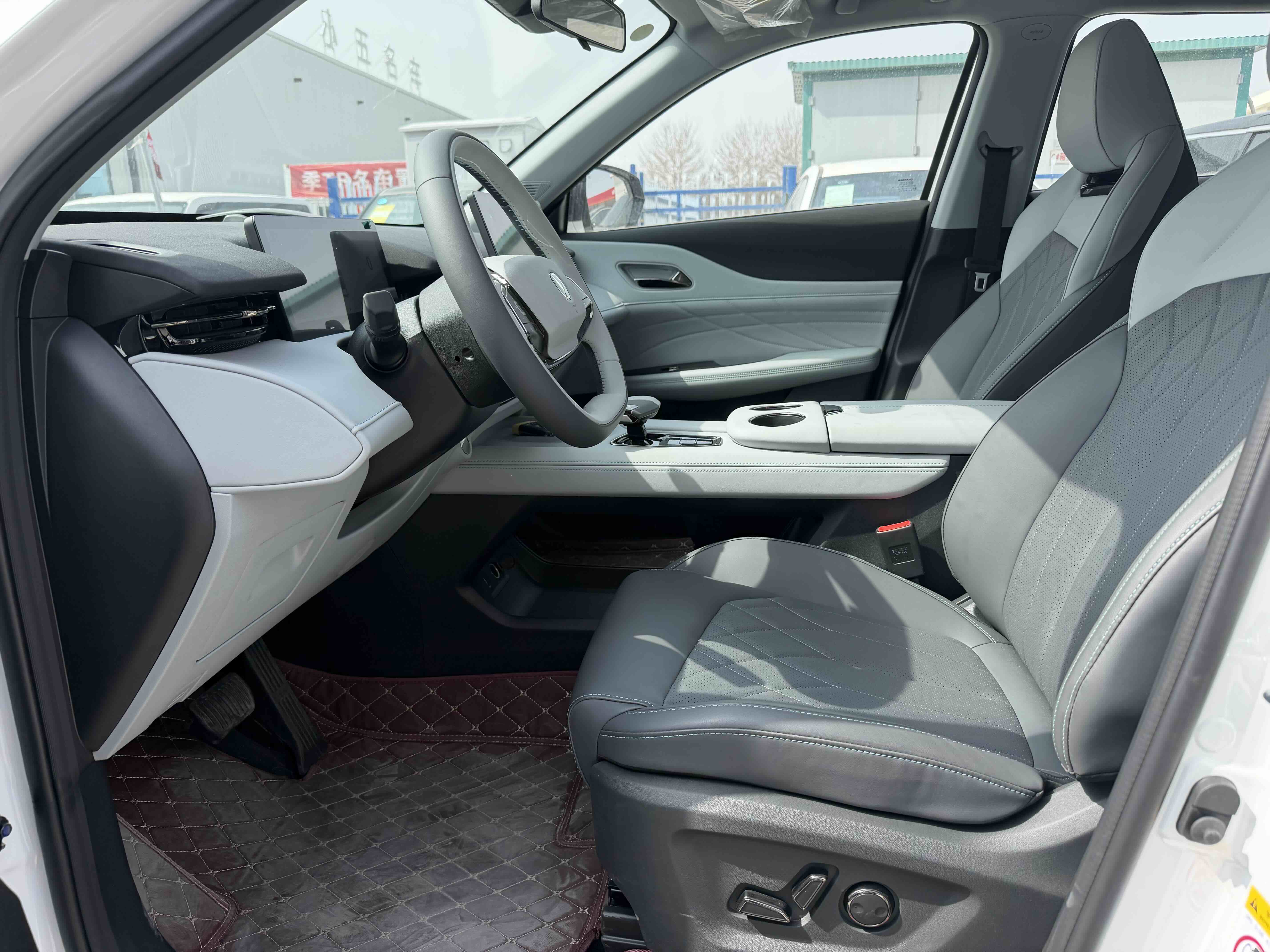 Changan UNI-Z PHEV 2026 car image #3