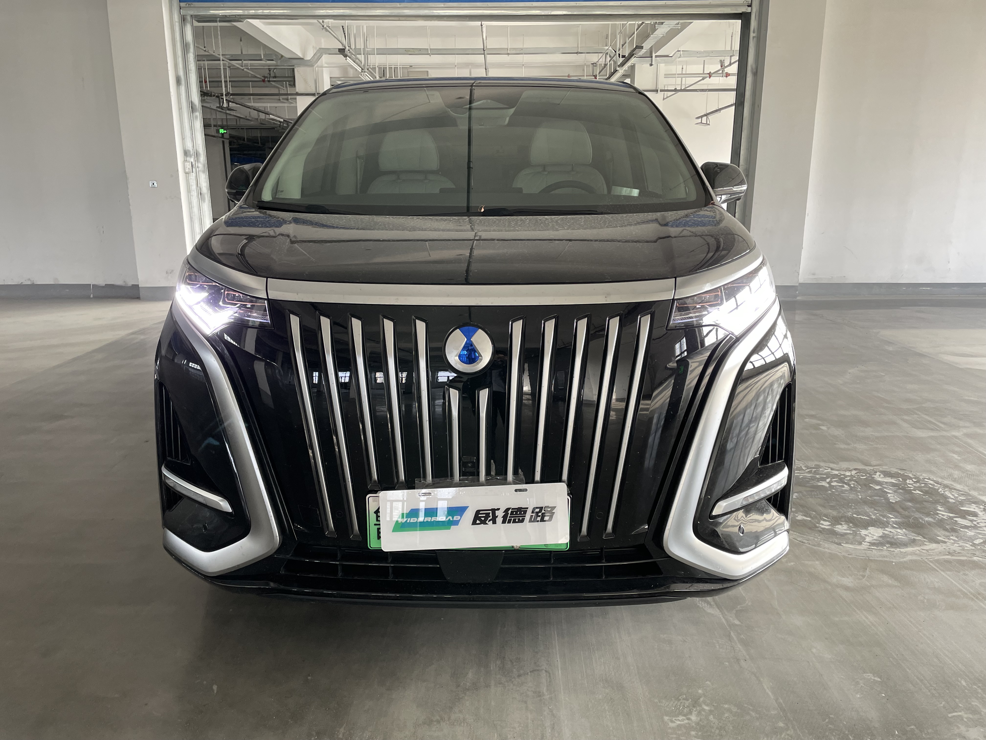 Denza X 2025 car image #3