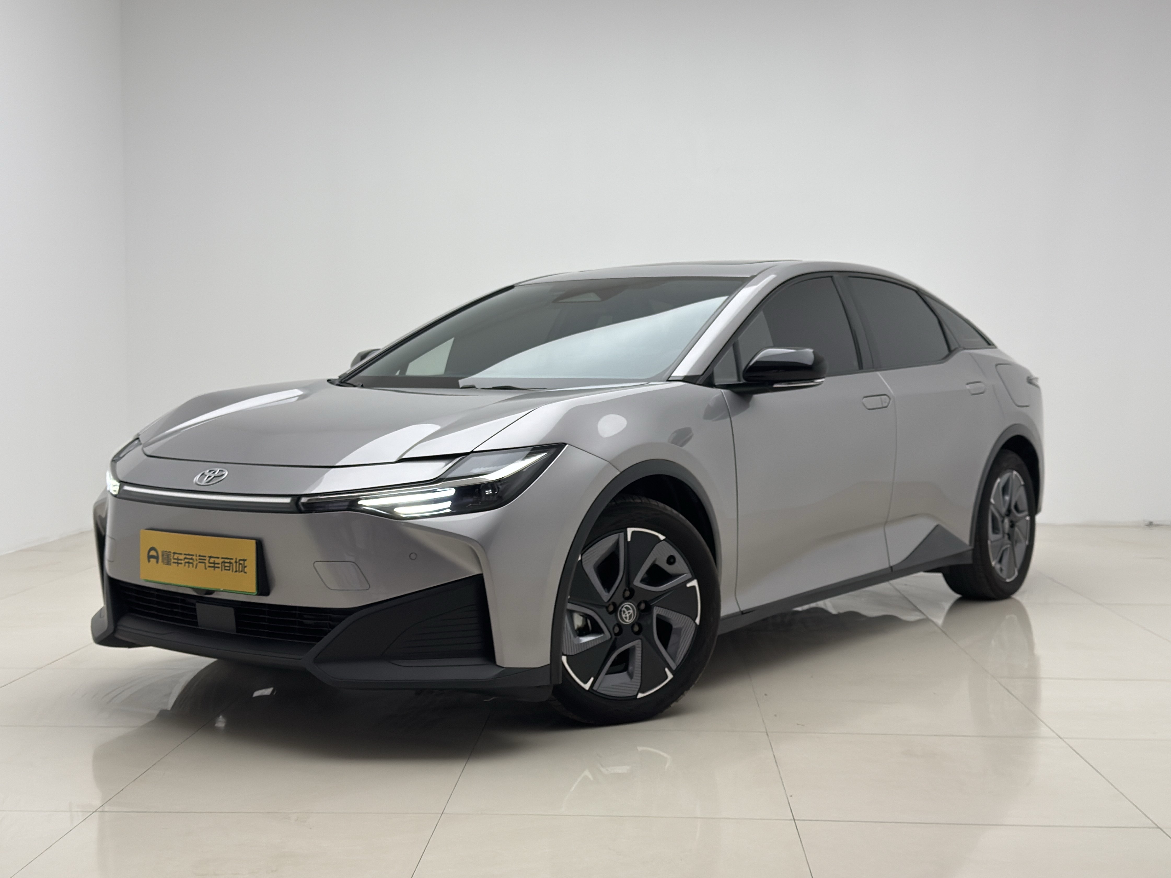 Toyota bZ3 2025 immagine di auto #3