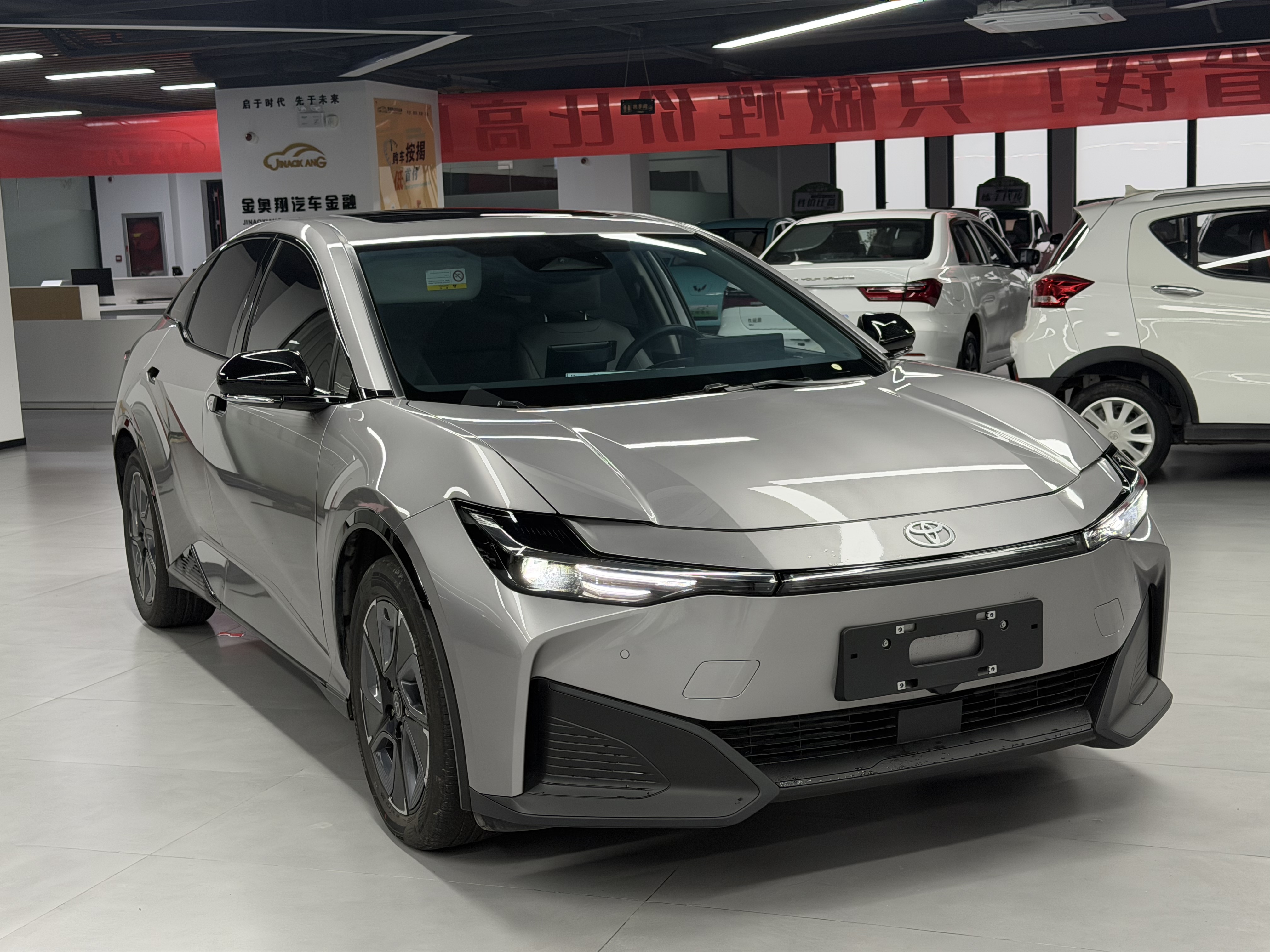 Toyota bZ3 2025 immagine di auto #3