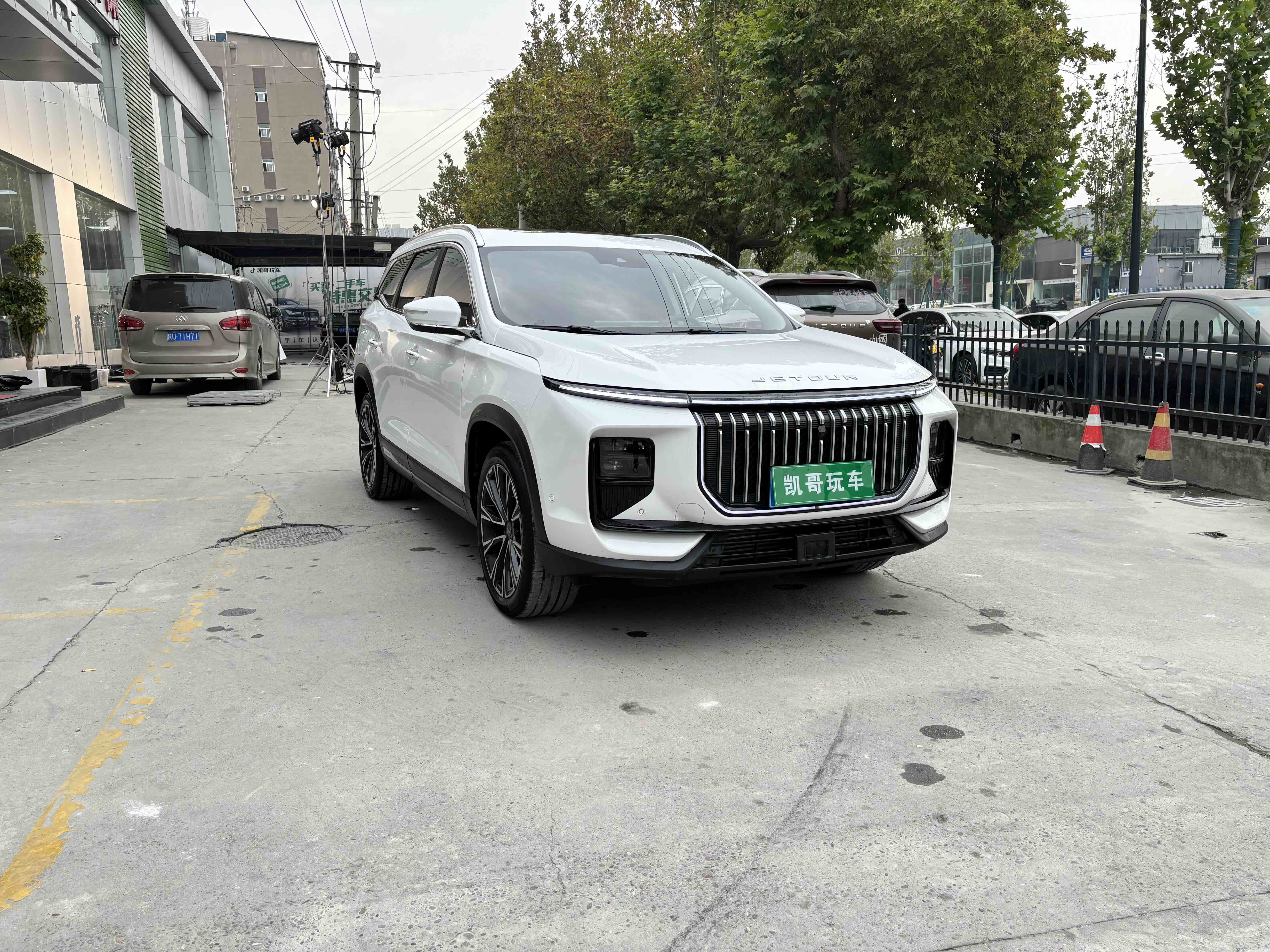 Jetour X90 PRO 2024 car image #3