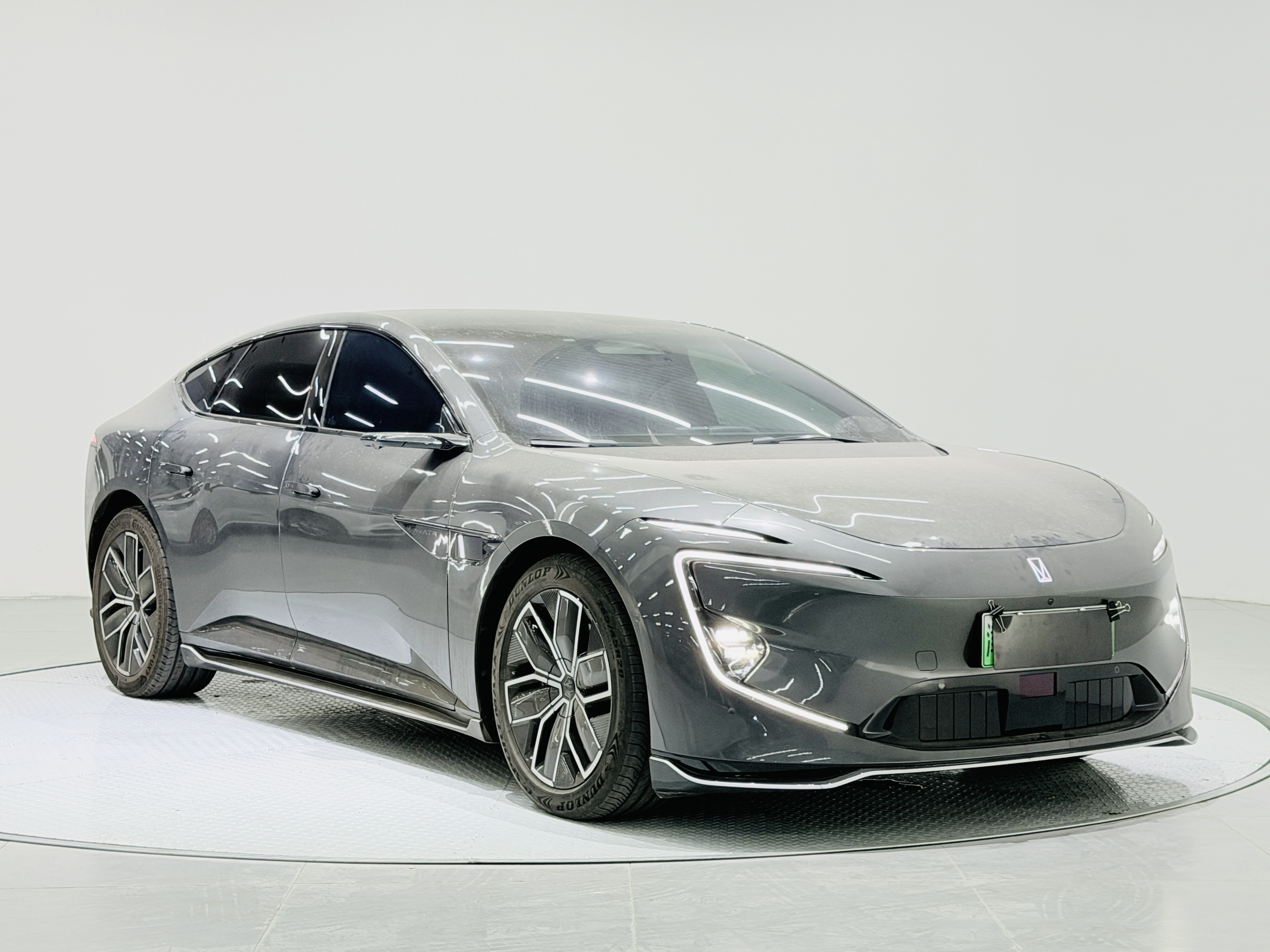 Avatr 12 2024 صورة سيارة #3