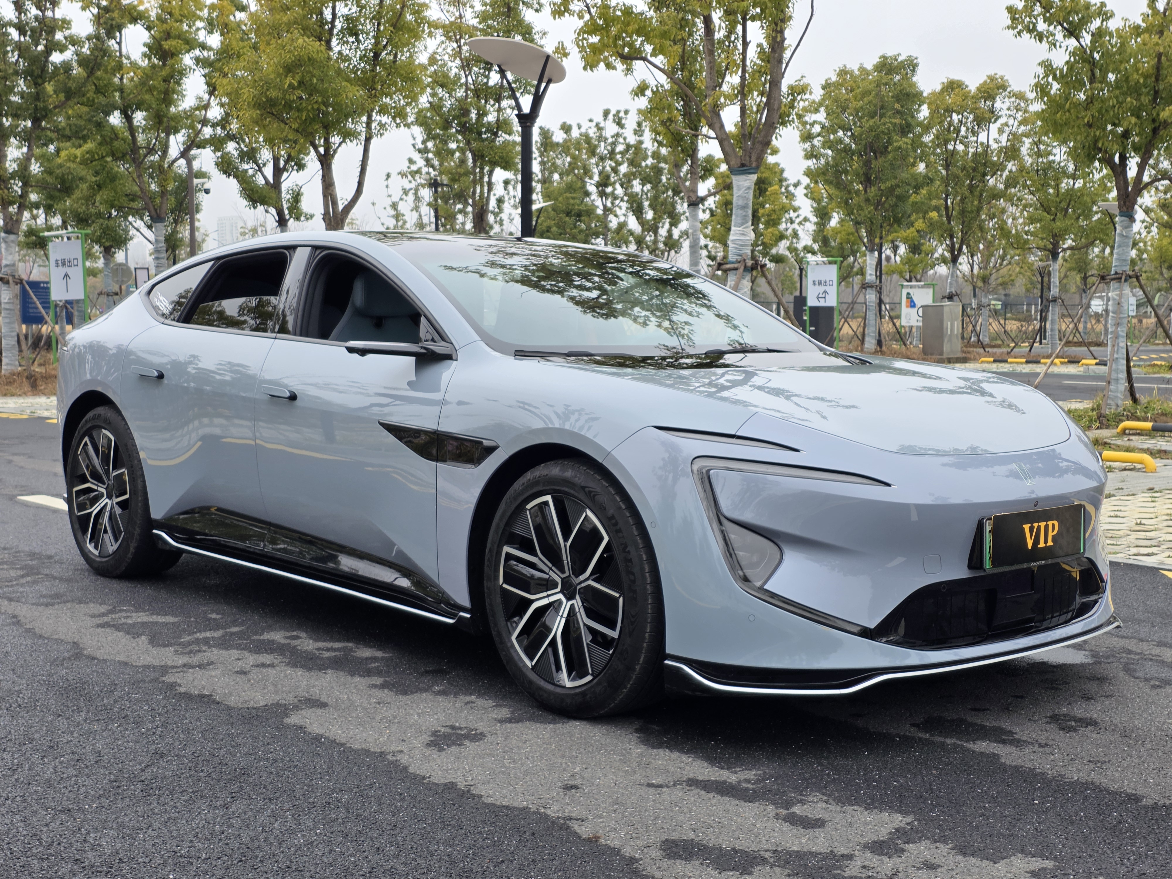 Avatr 12 2024 #3 Avatr 12 2024 car image #3