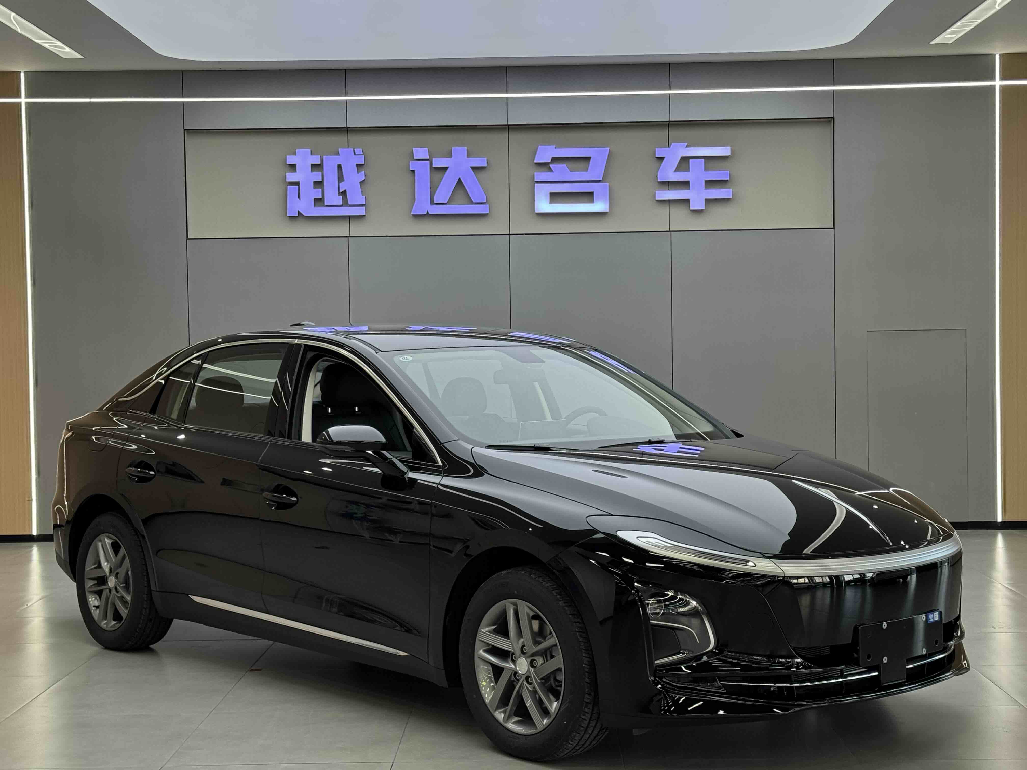 HongQi E-QM5 2026 car image #3