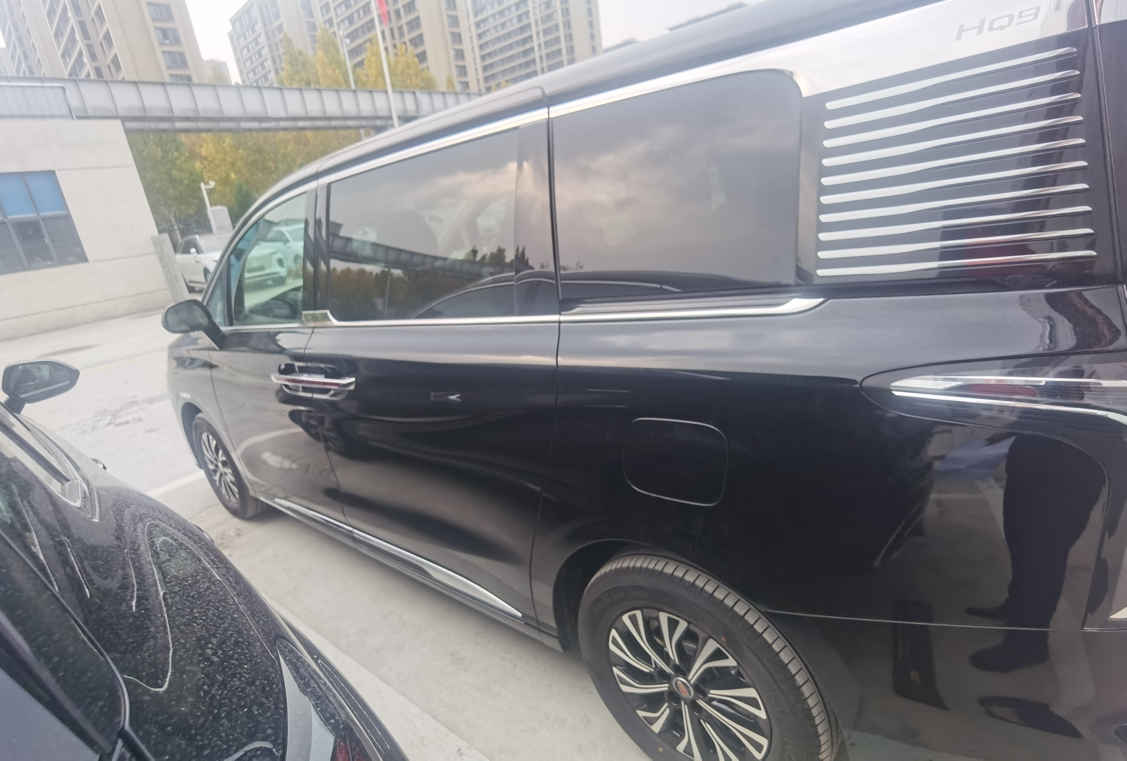 HongQi HQ9 PHEV 2025 car image #3