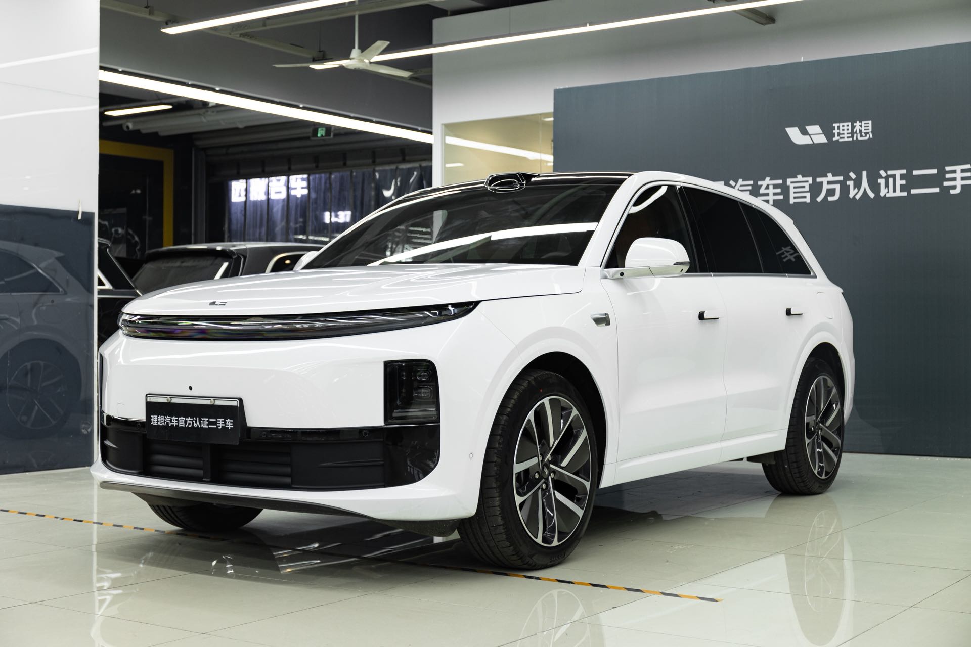 Li L6 2024 imagen de coche #3