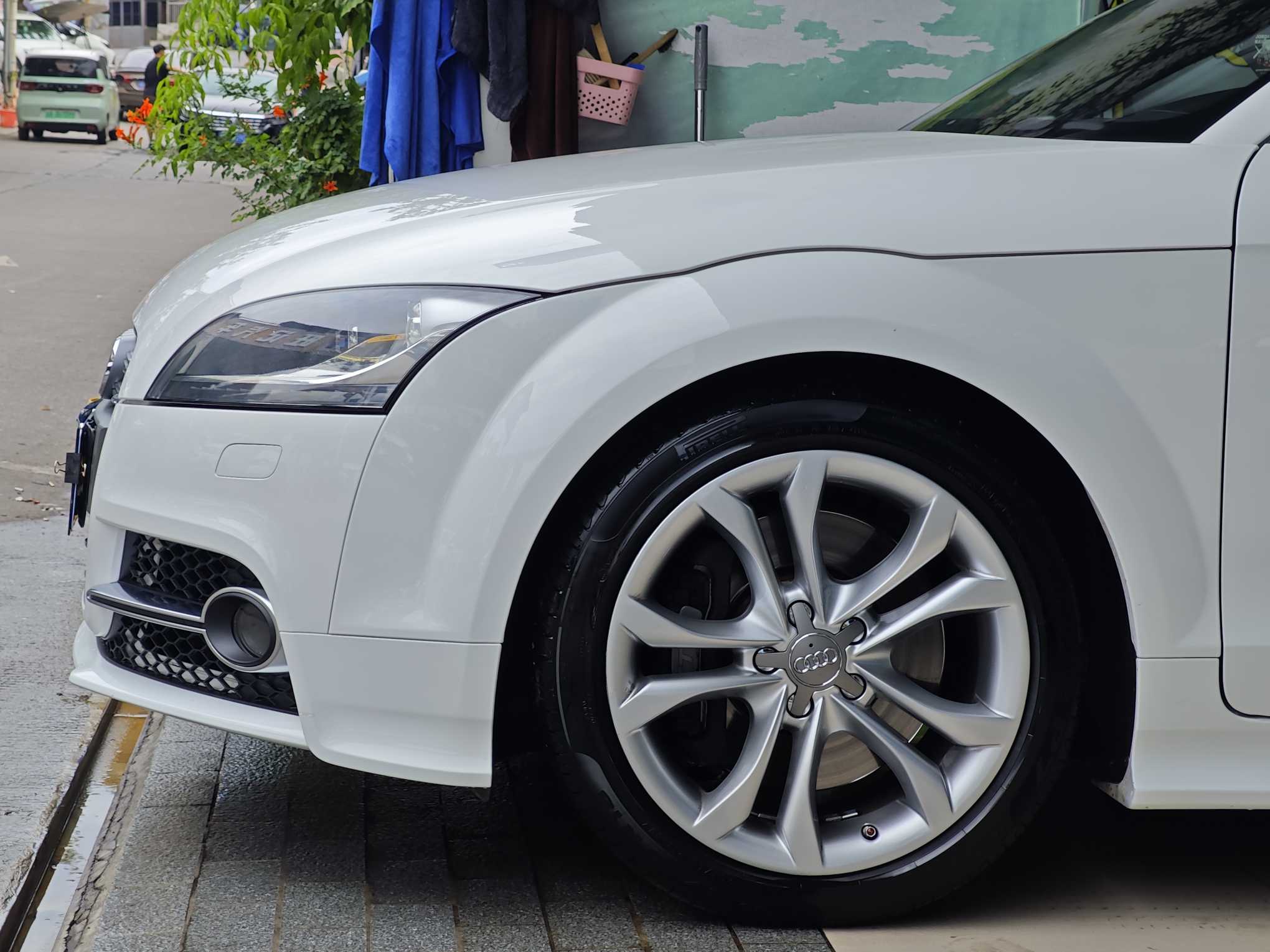 Audi TTS 2012 car image #3