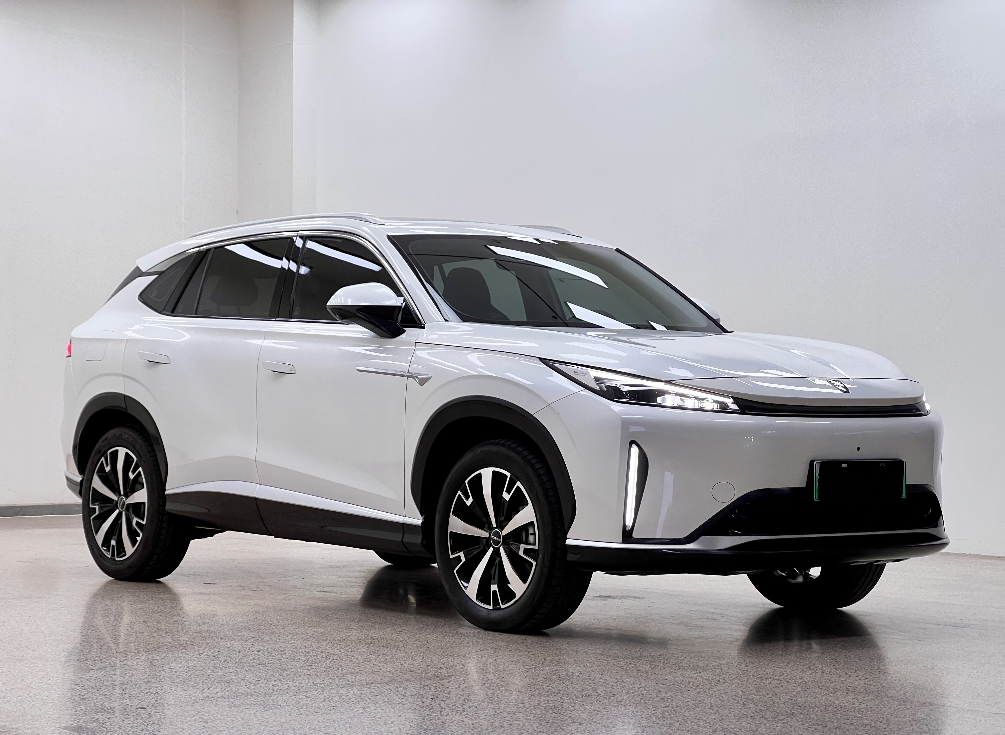 Roewe D5X DMH 2024 car image #3