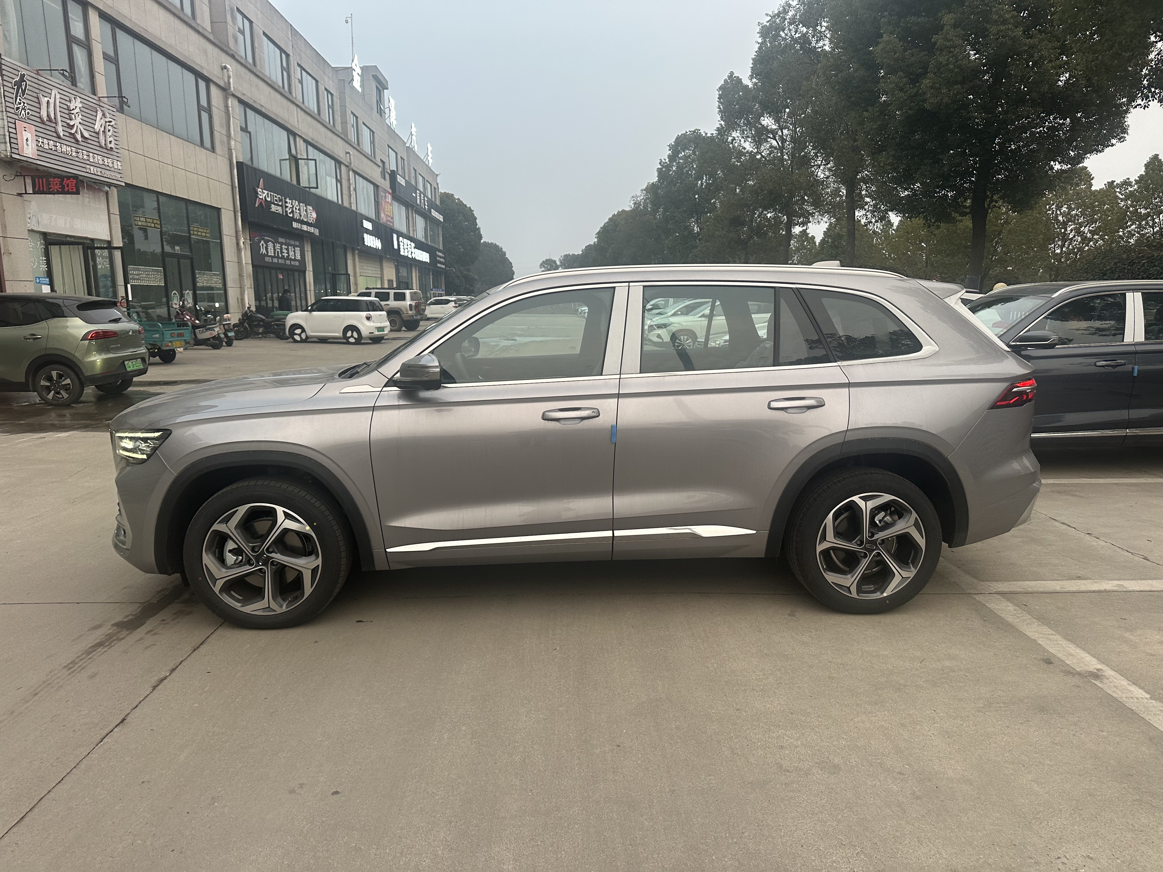 GEELY Monjaro 2025 car image #3