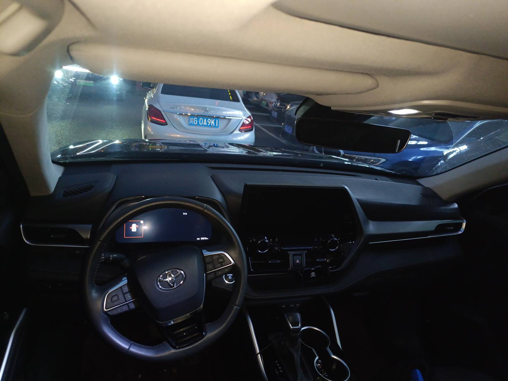 Toyota Highlander 2024 car image #3