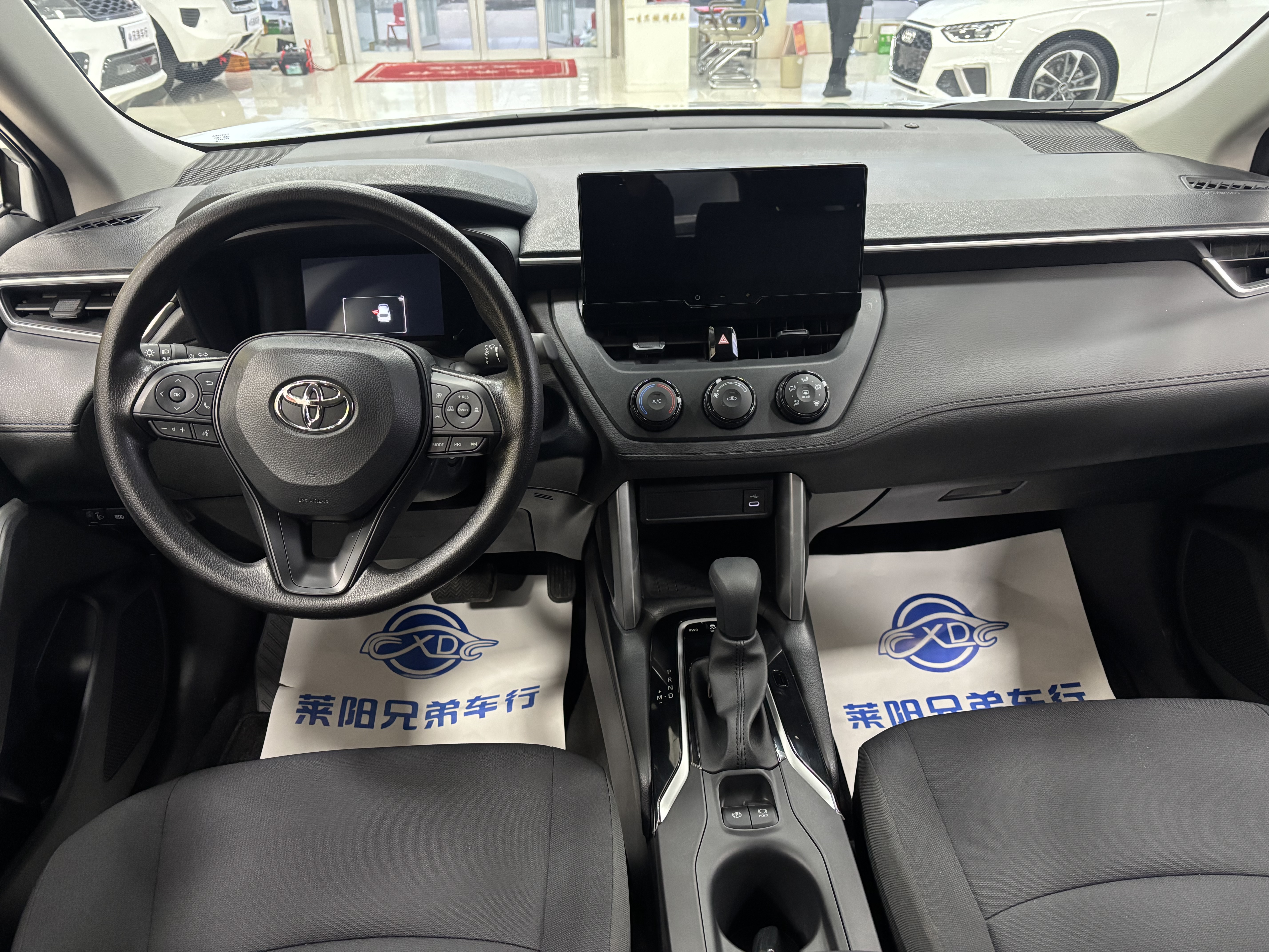 Toyota Corolla Cross 2025 immagine di auto #3