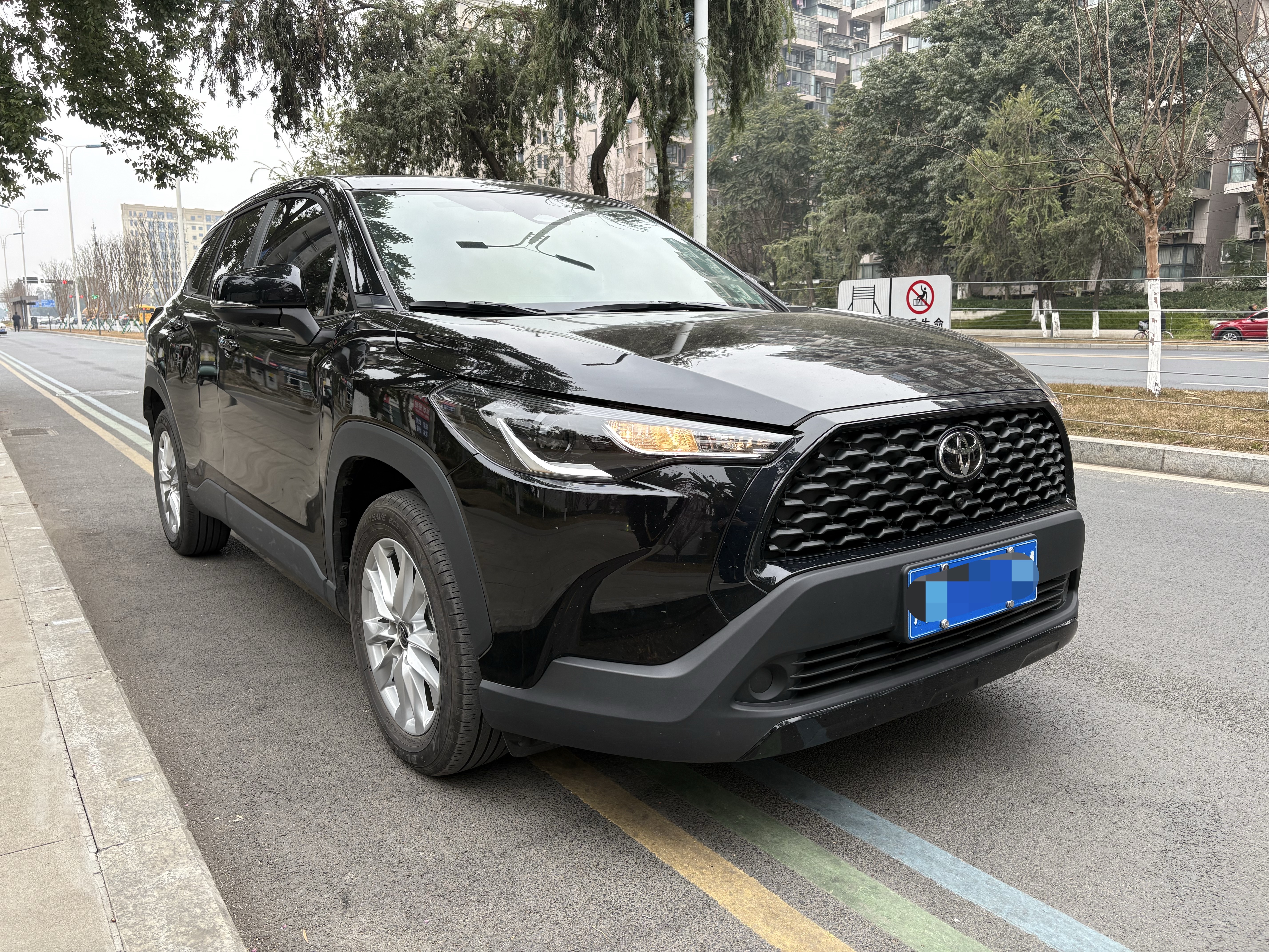 Toyota Corolla Cross 2024 immagine di auto #3