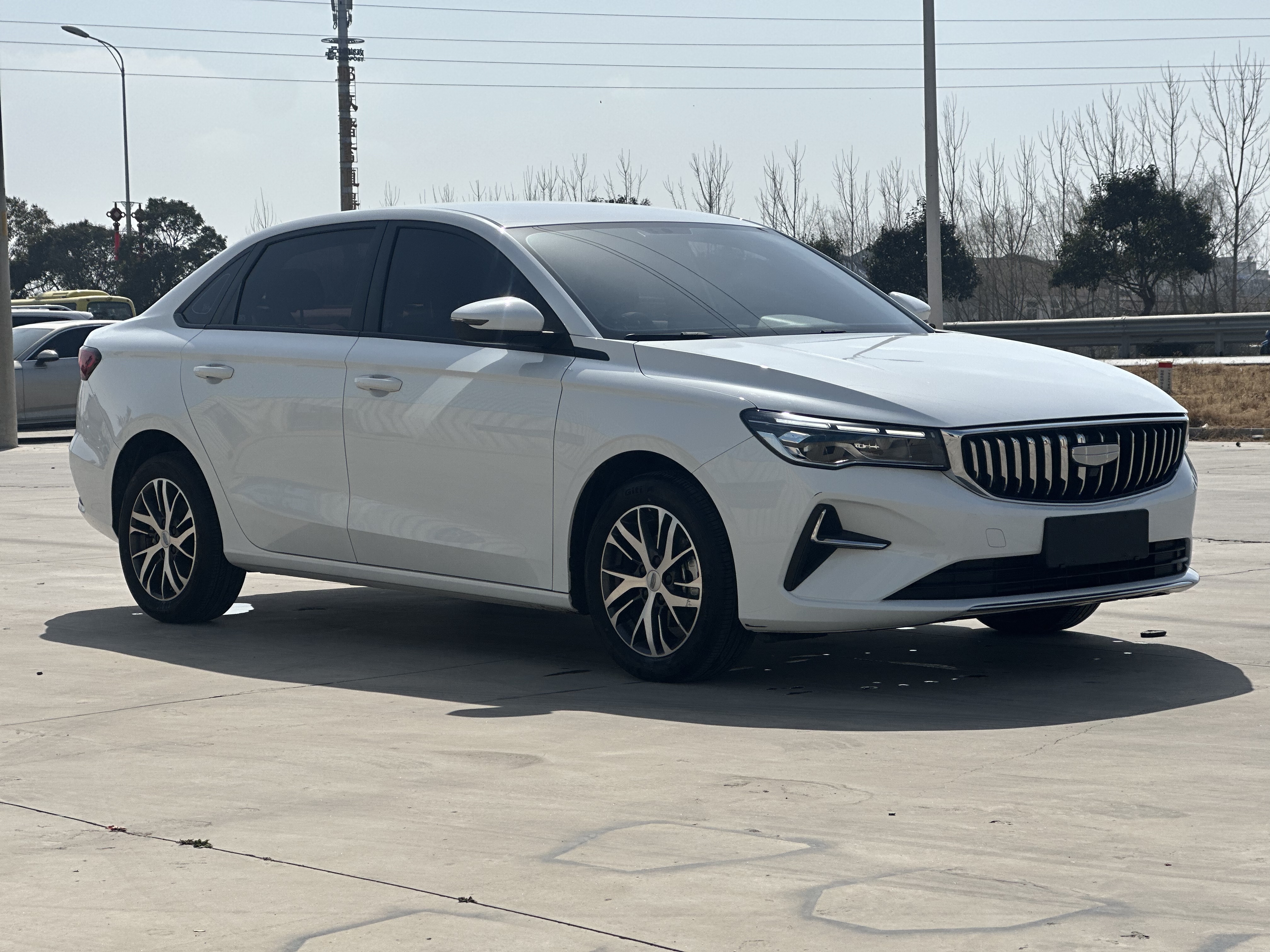 Emgrand 2025 car image #3