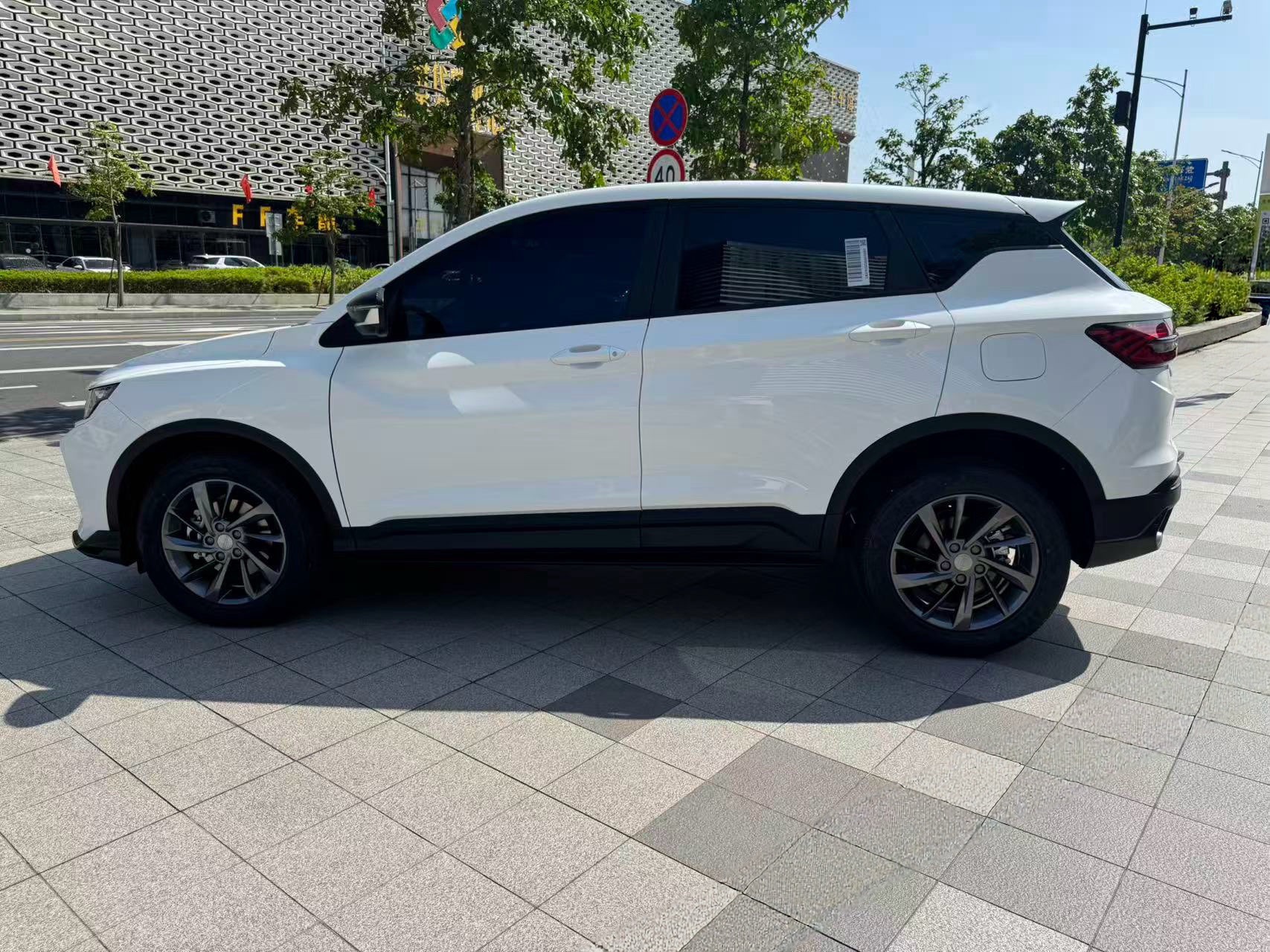 GEELY Coolray 2025 car image #3