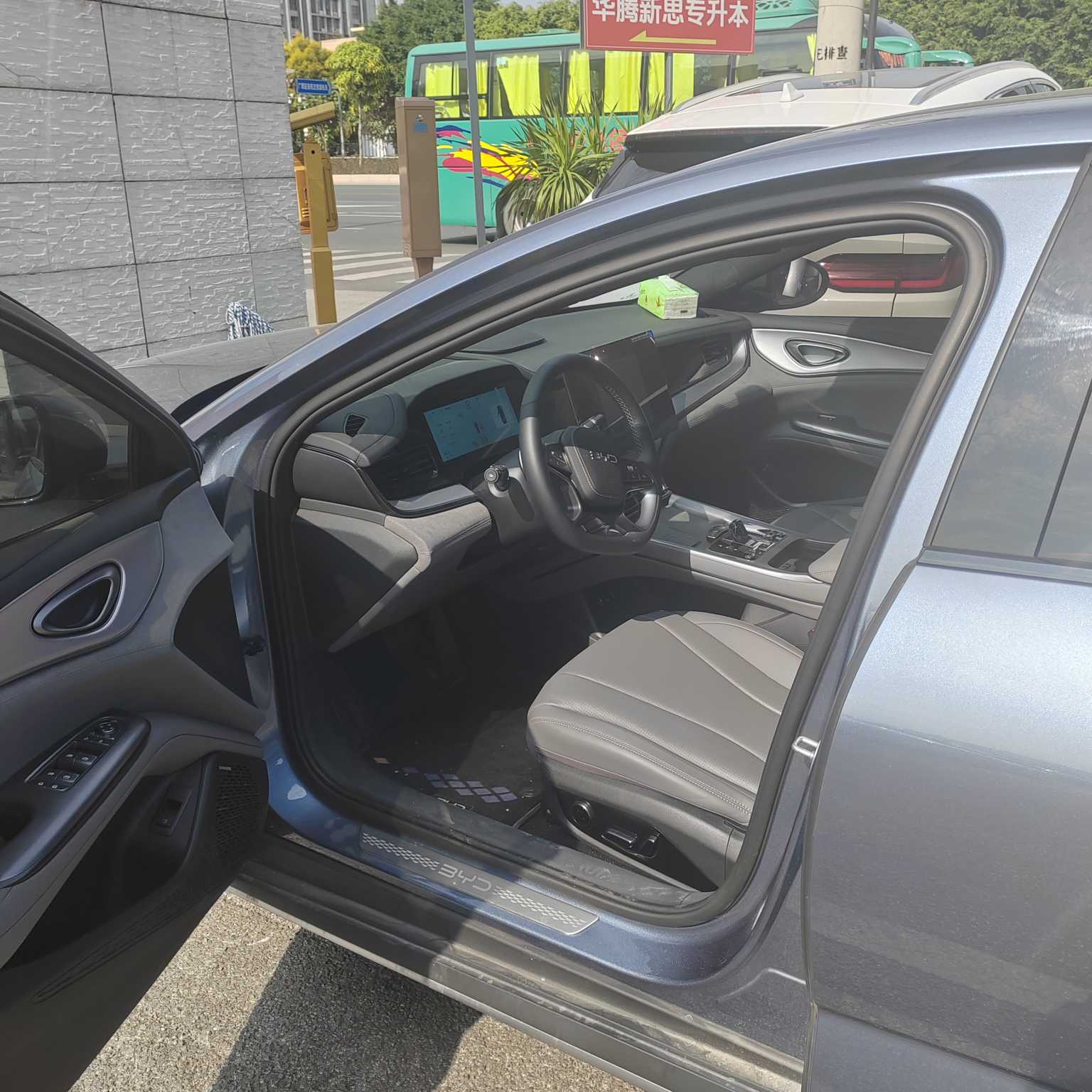 BYD Seal 07 DM-i 2025 car image #3