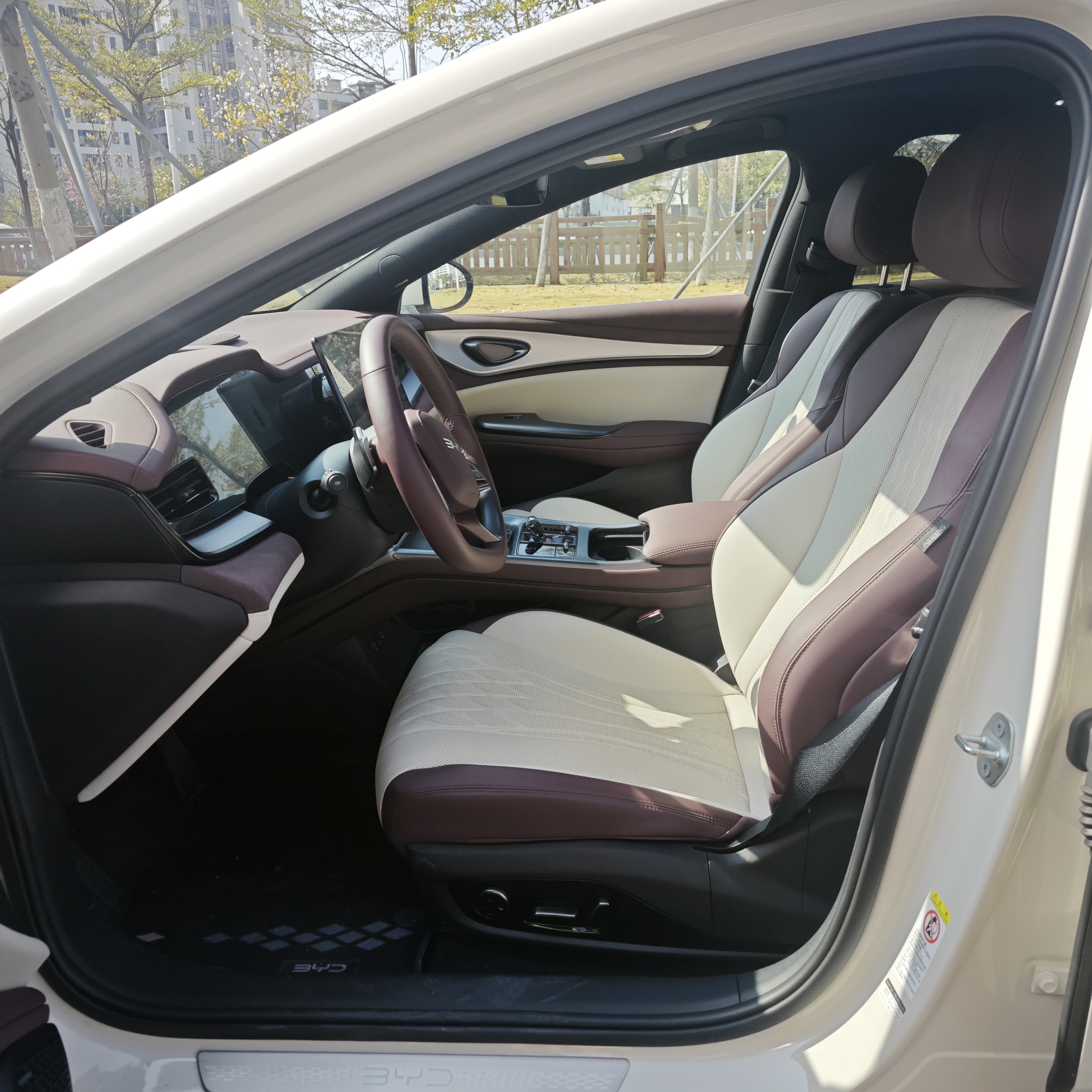 BYD Seal 07 DM-i 2025 صورة سيارة #3