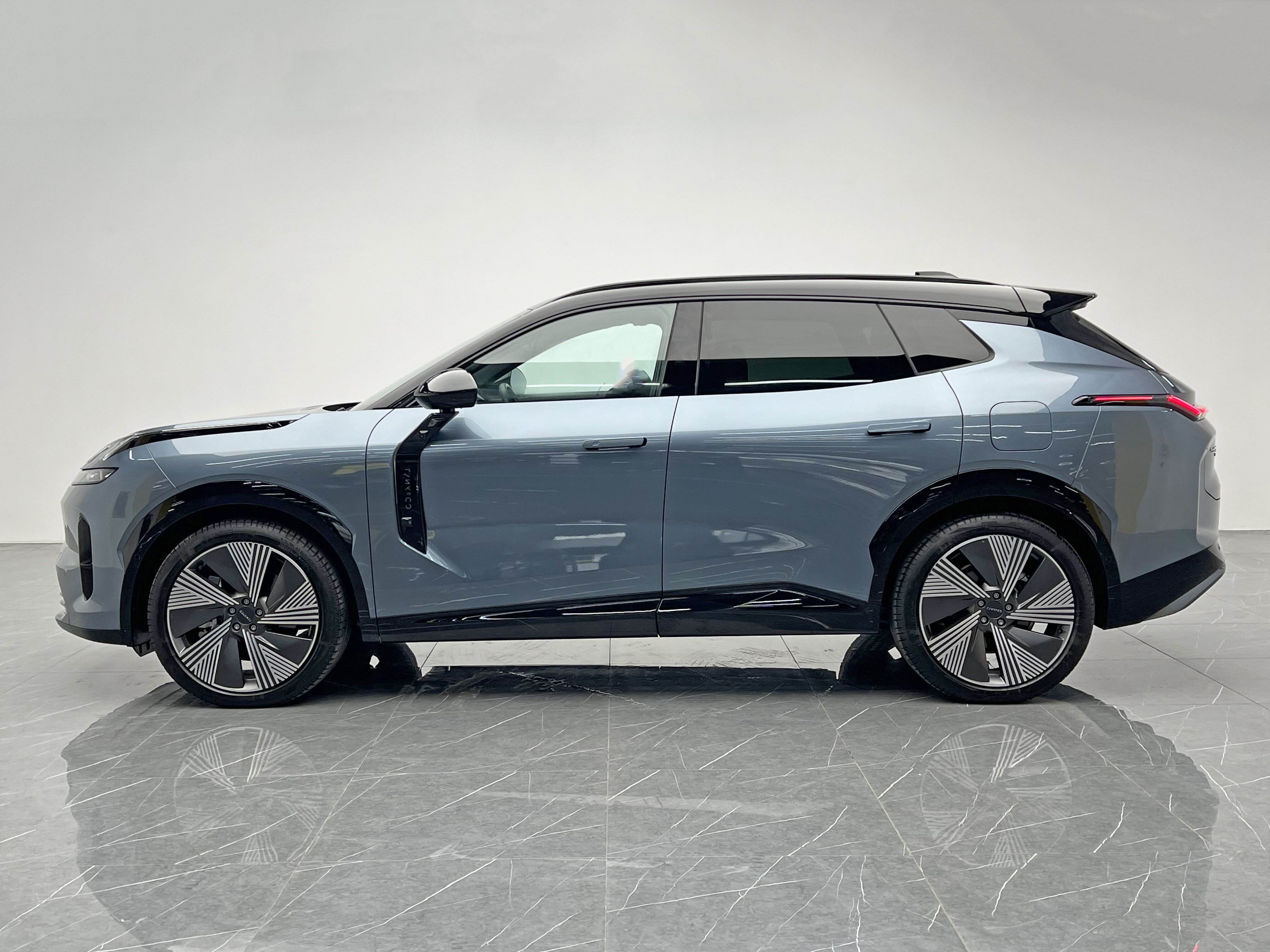 Lynk & Co 08 EM-P 2024 #3 Lynk & Co 08 EM-P 2024 car image #3