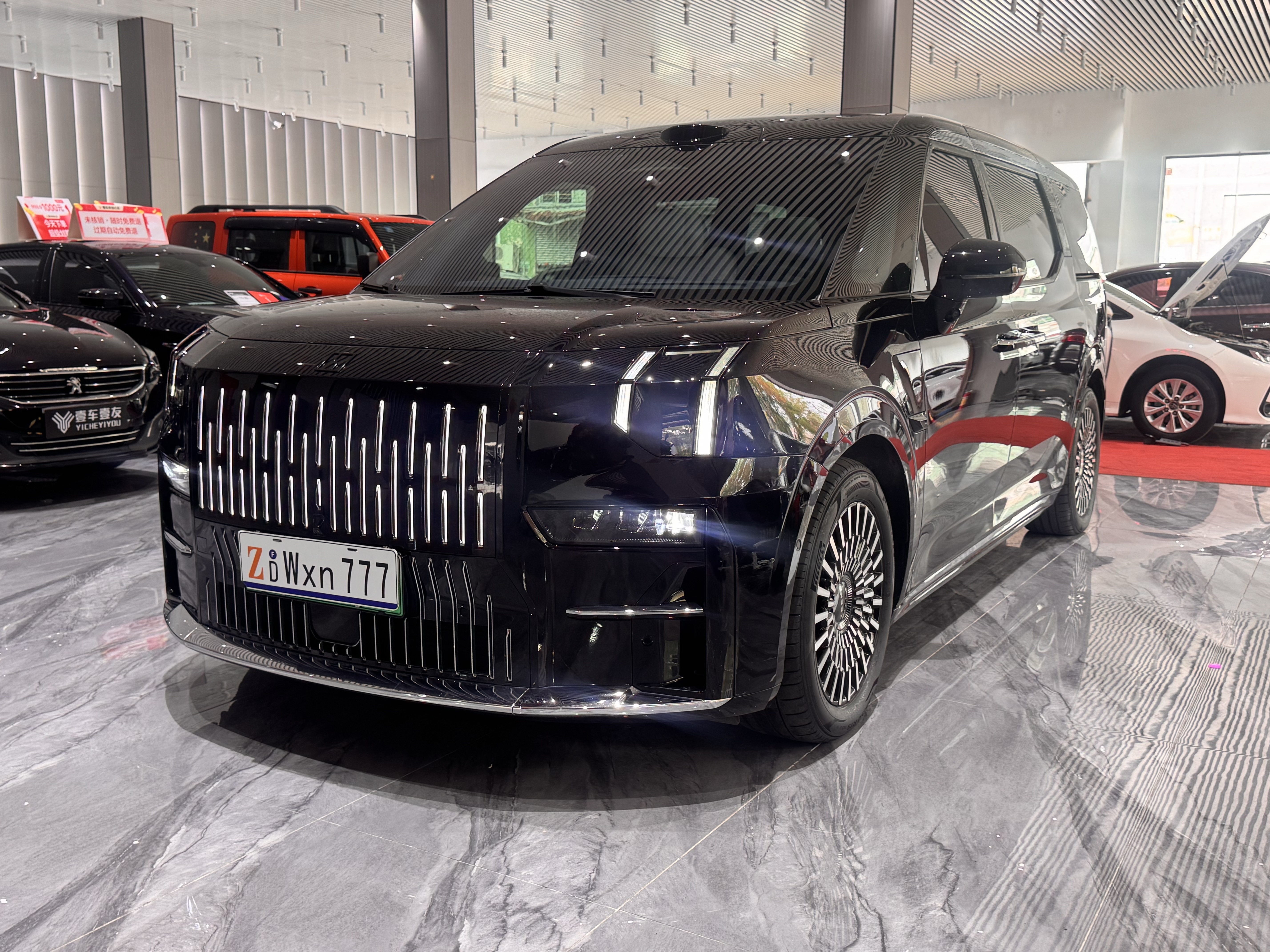 极氪 极氪009 2024 汽车图片 #3