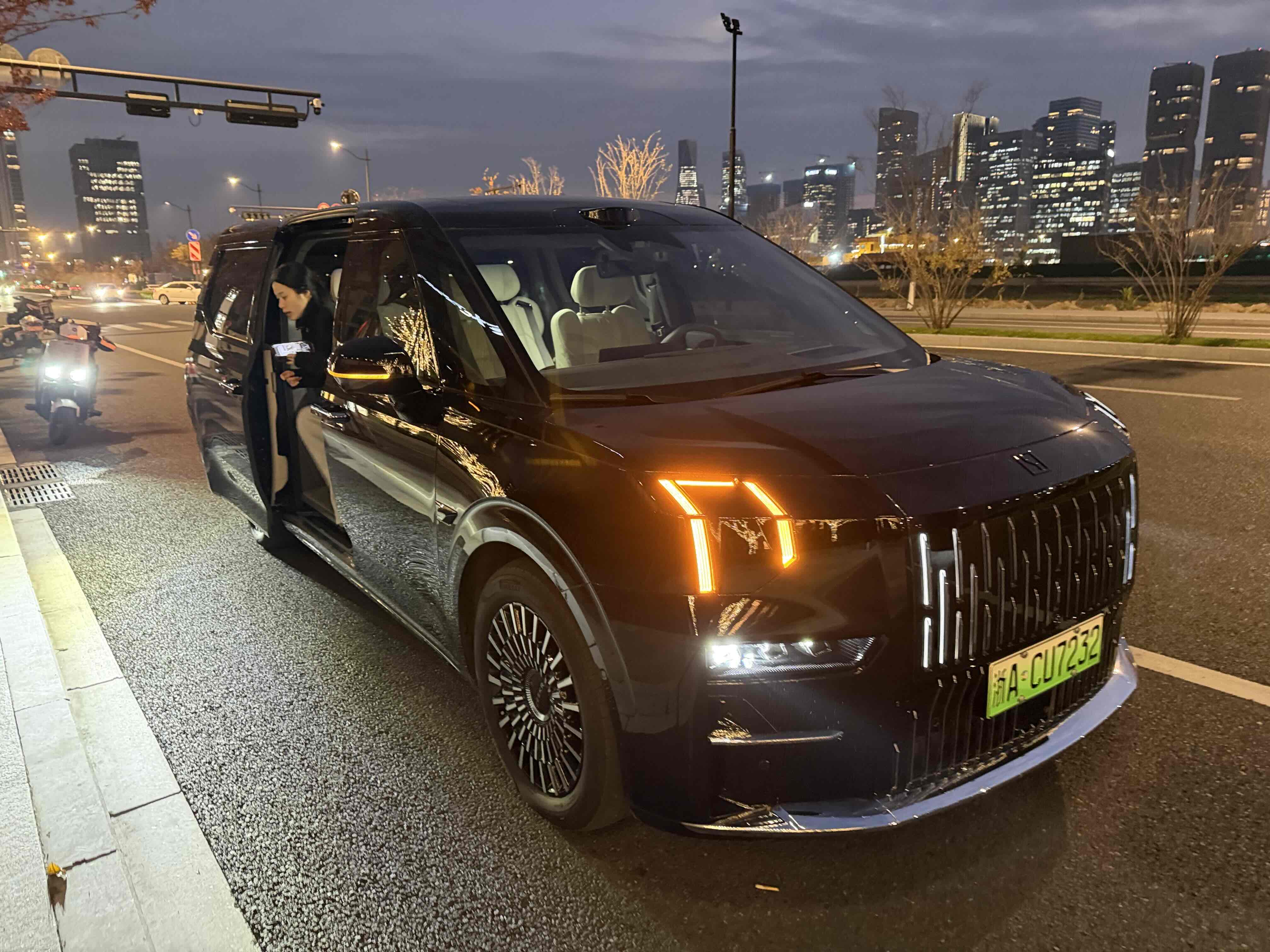 Zeekr 009 2024 imagem de carro #3