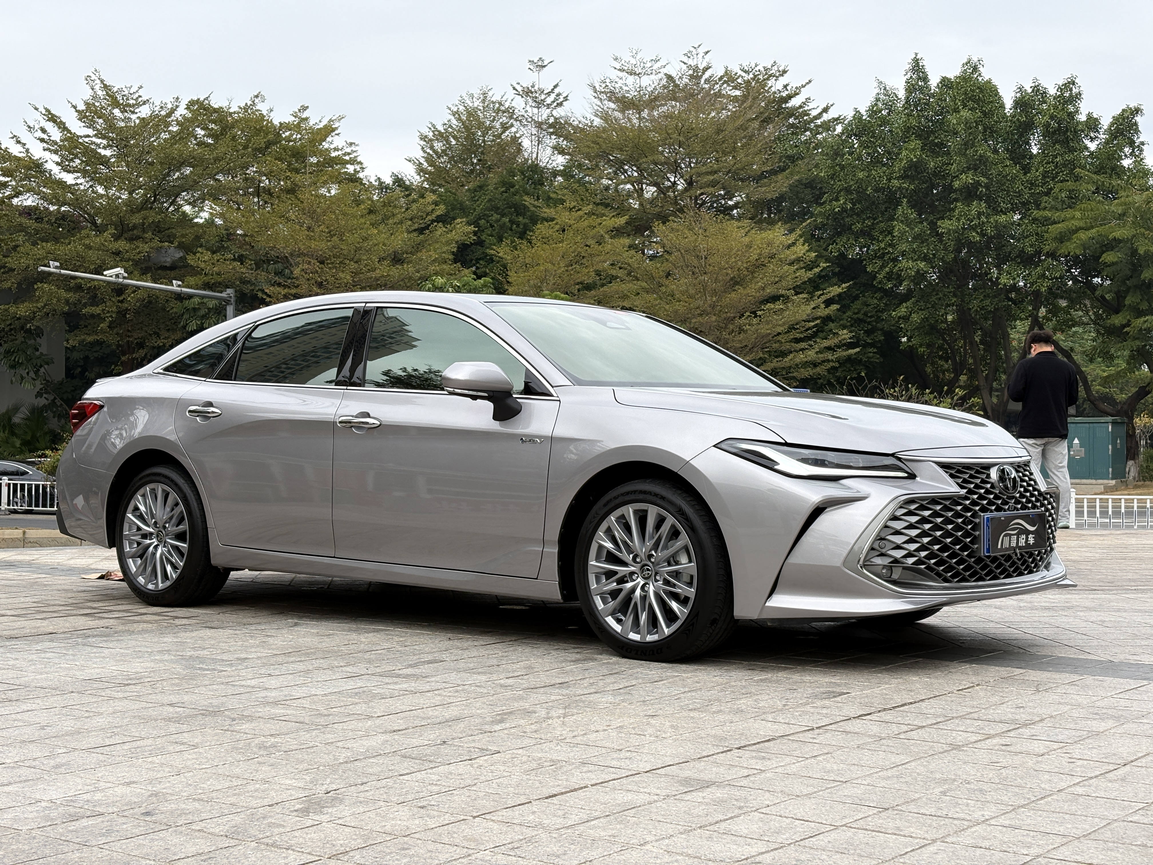 Toyota Avalon 2025 car image #3