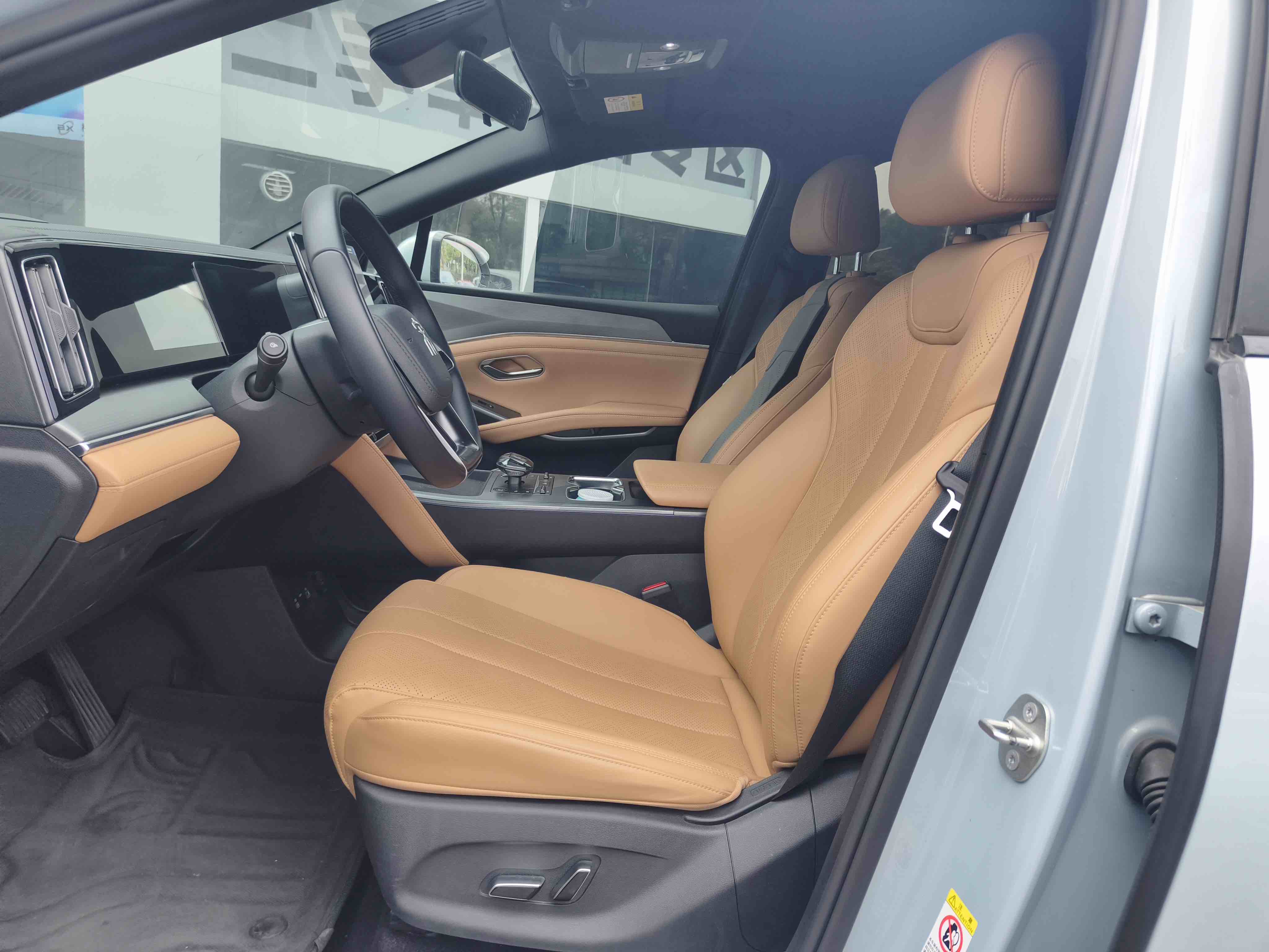 BYD SongL DM-i 2025 car image #3