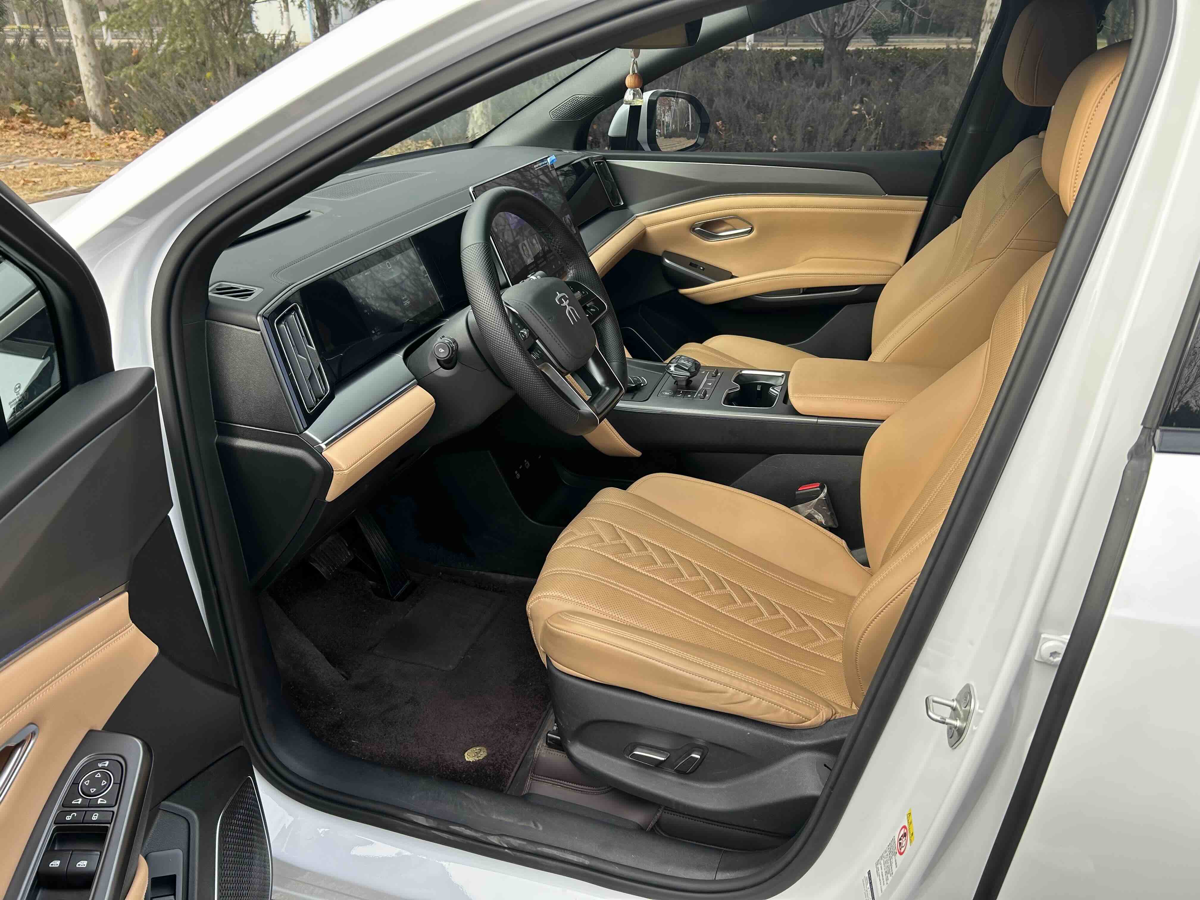 BYD SongL DM-i 2024 #3 BYD SongL DM-i 2024 car image #3