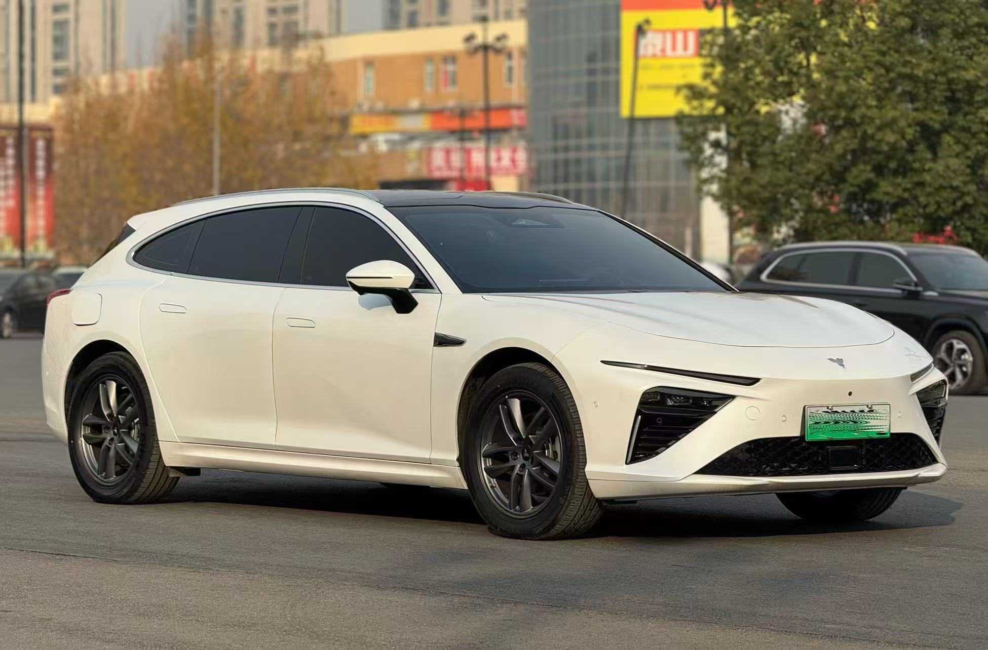 哪吒汽车 哪吒S猎装 2025 汽车图片 #3