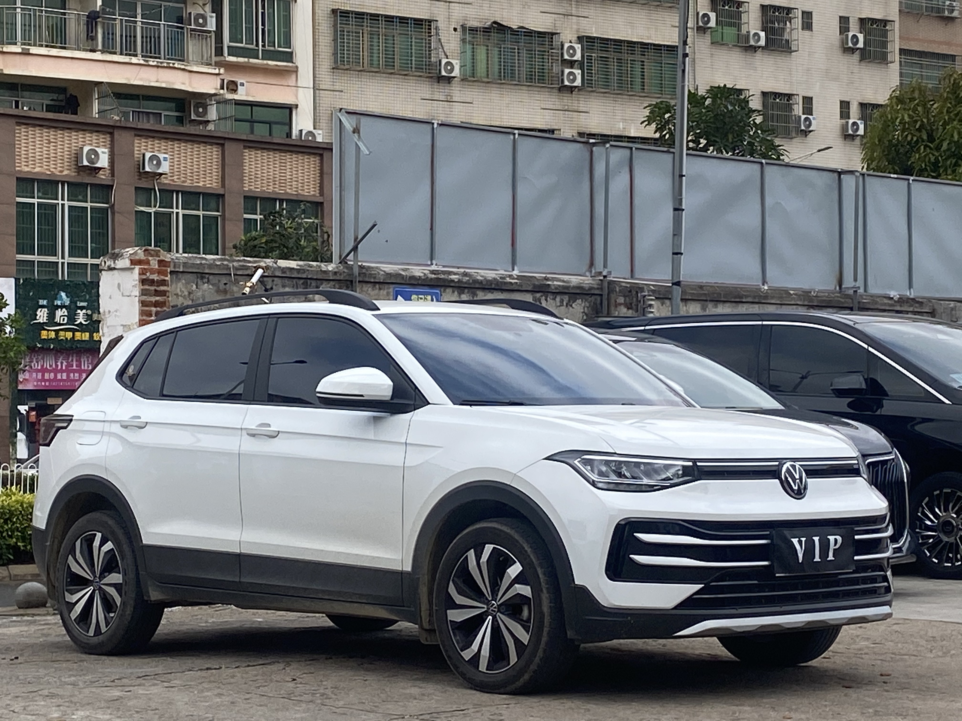 Volkswagen Tharu 2025 car image #3