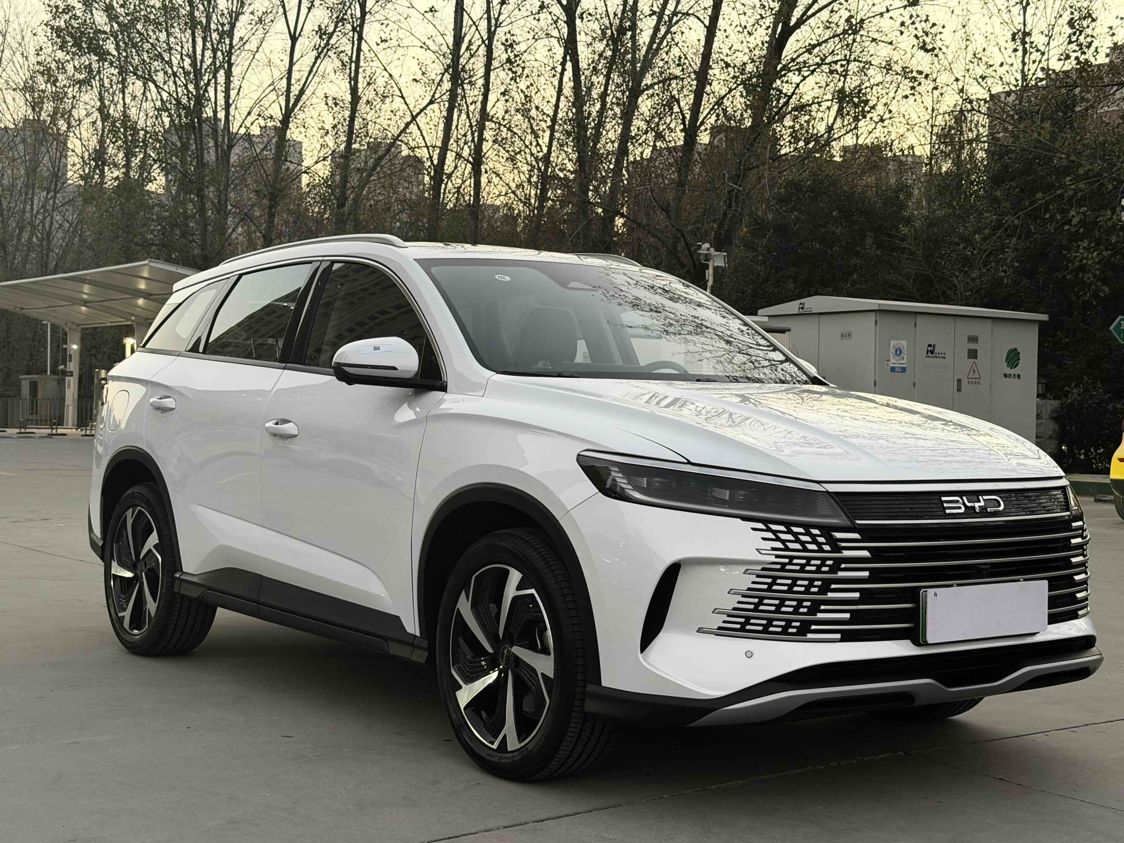 BYD Sea Lion 05 DM-i 2024 car image #3