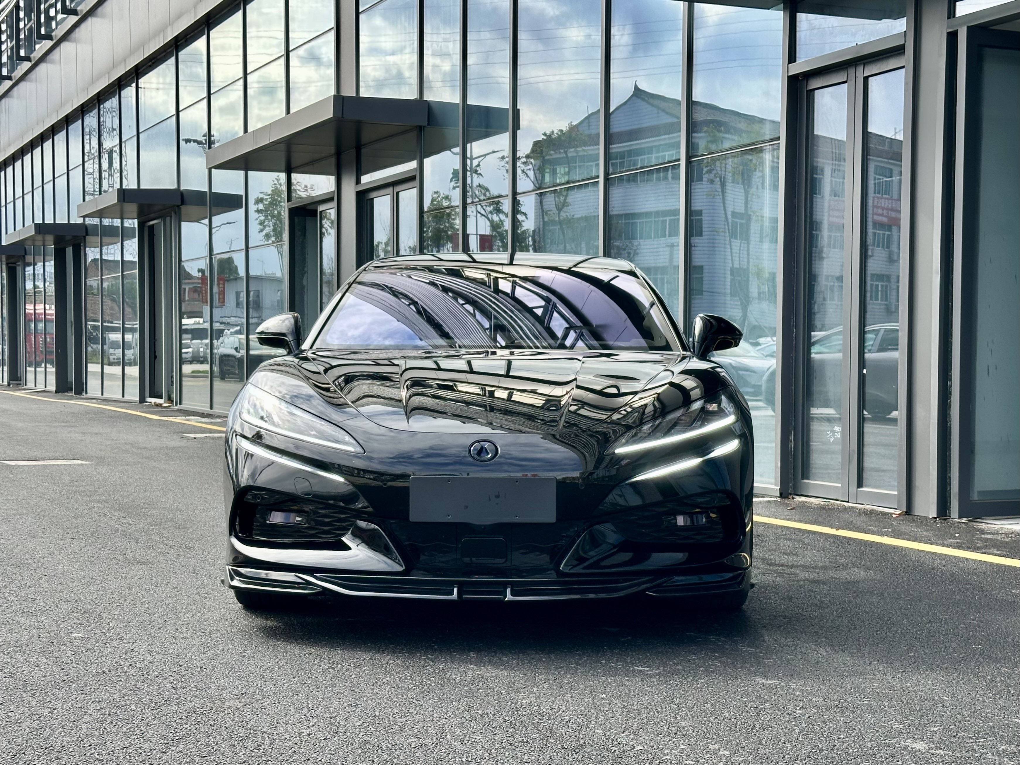 Denza X 2024 image de voiture #3