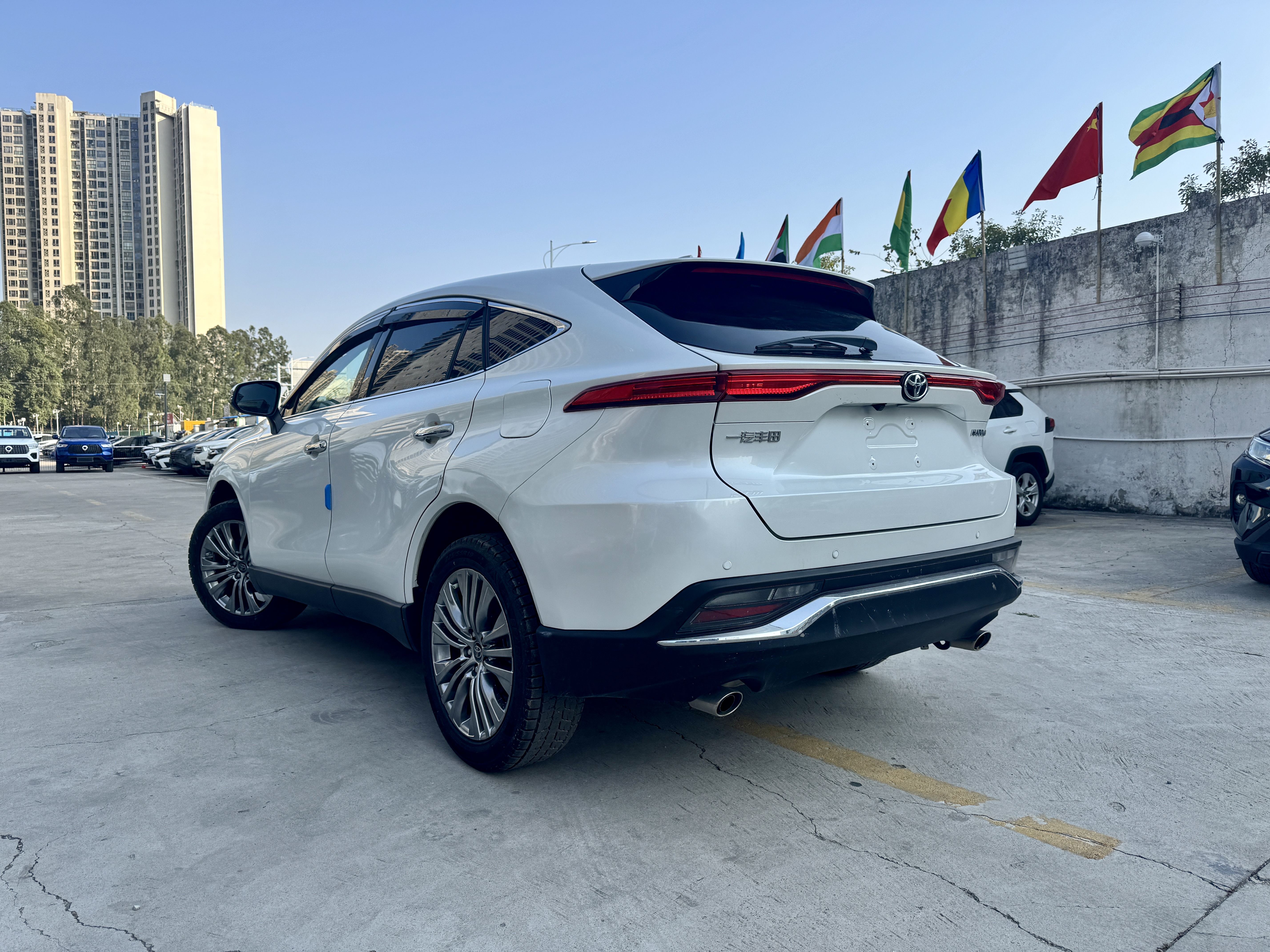 Toyota Harrier 2024 immagine di auto #3