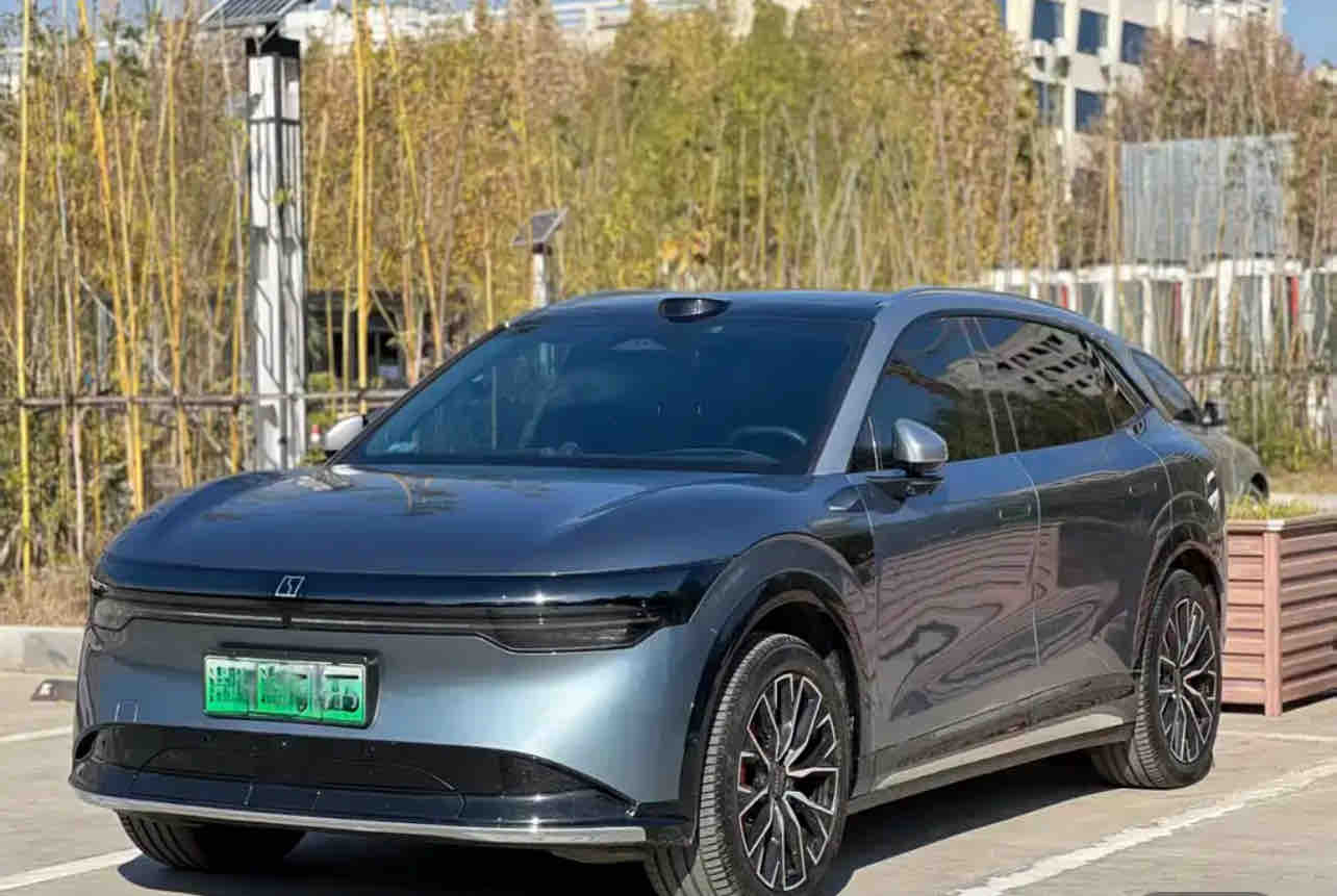 Zeekr 7X 2024 car image #3