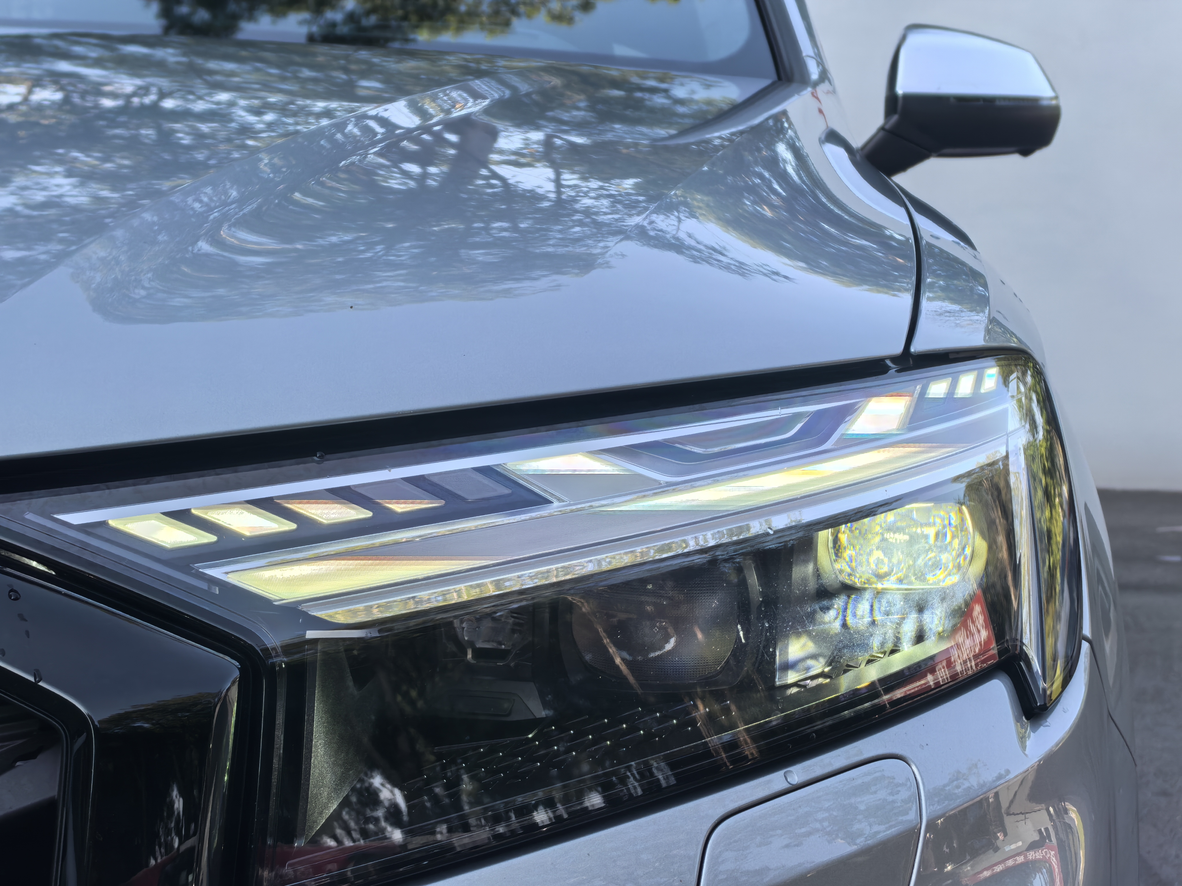 Audi SQ7 2024 car image #3