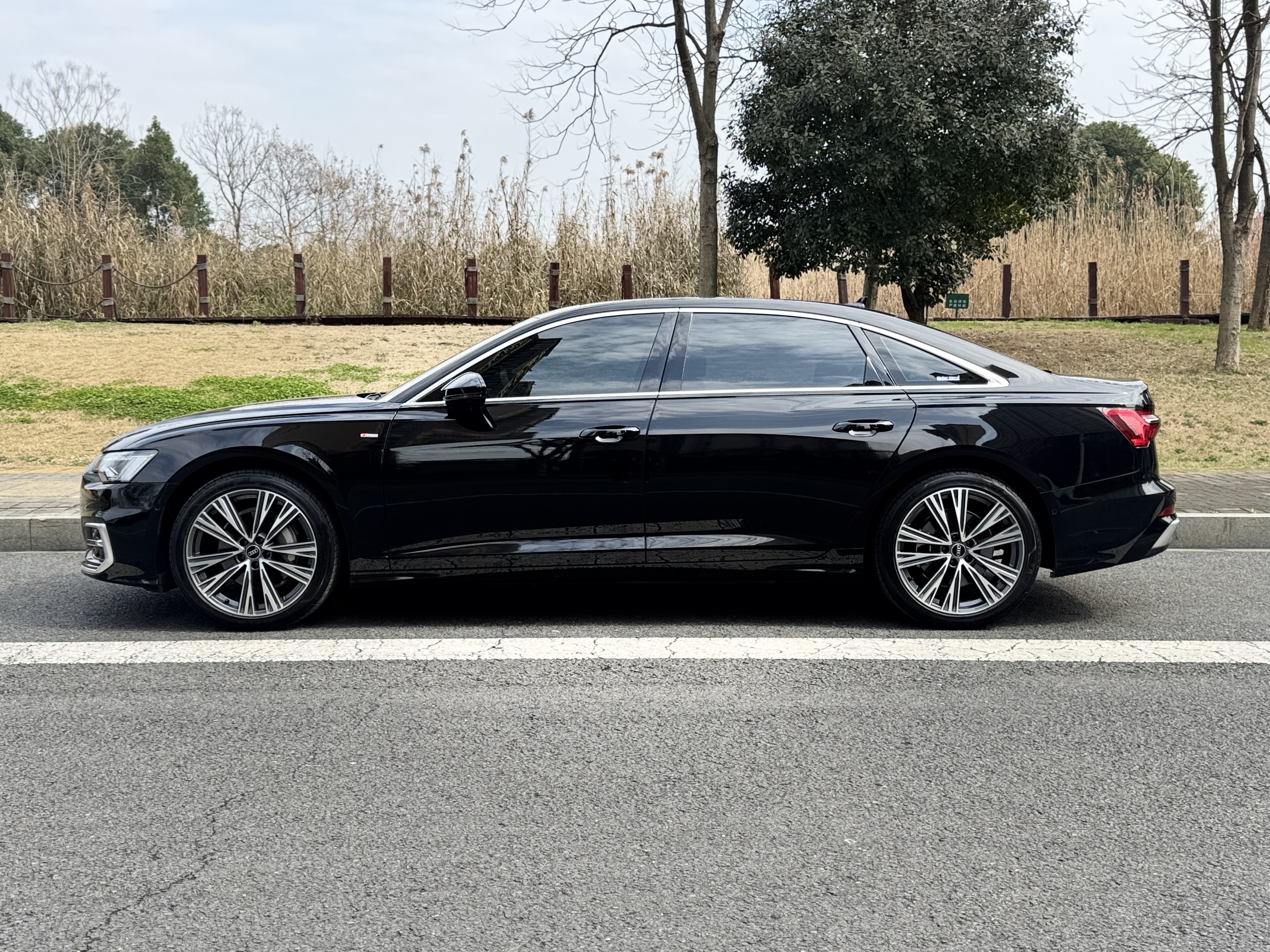 Audi A6L 2025 car image #3