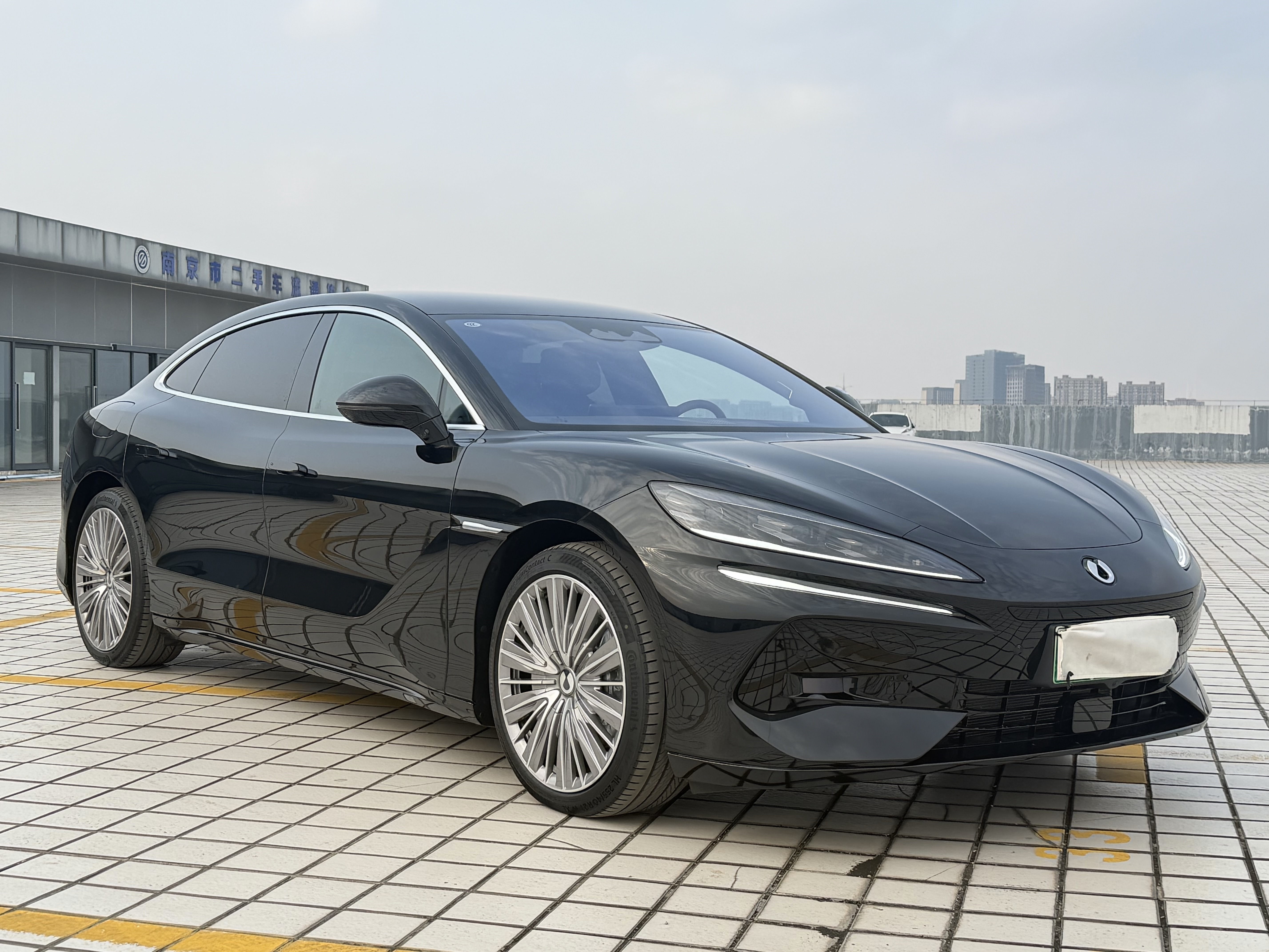 Denza Z9 2024 car image #3