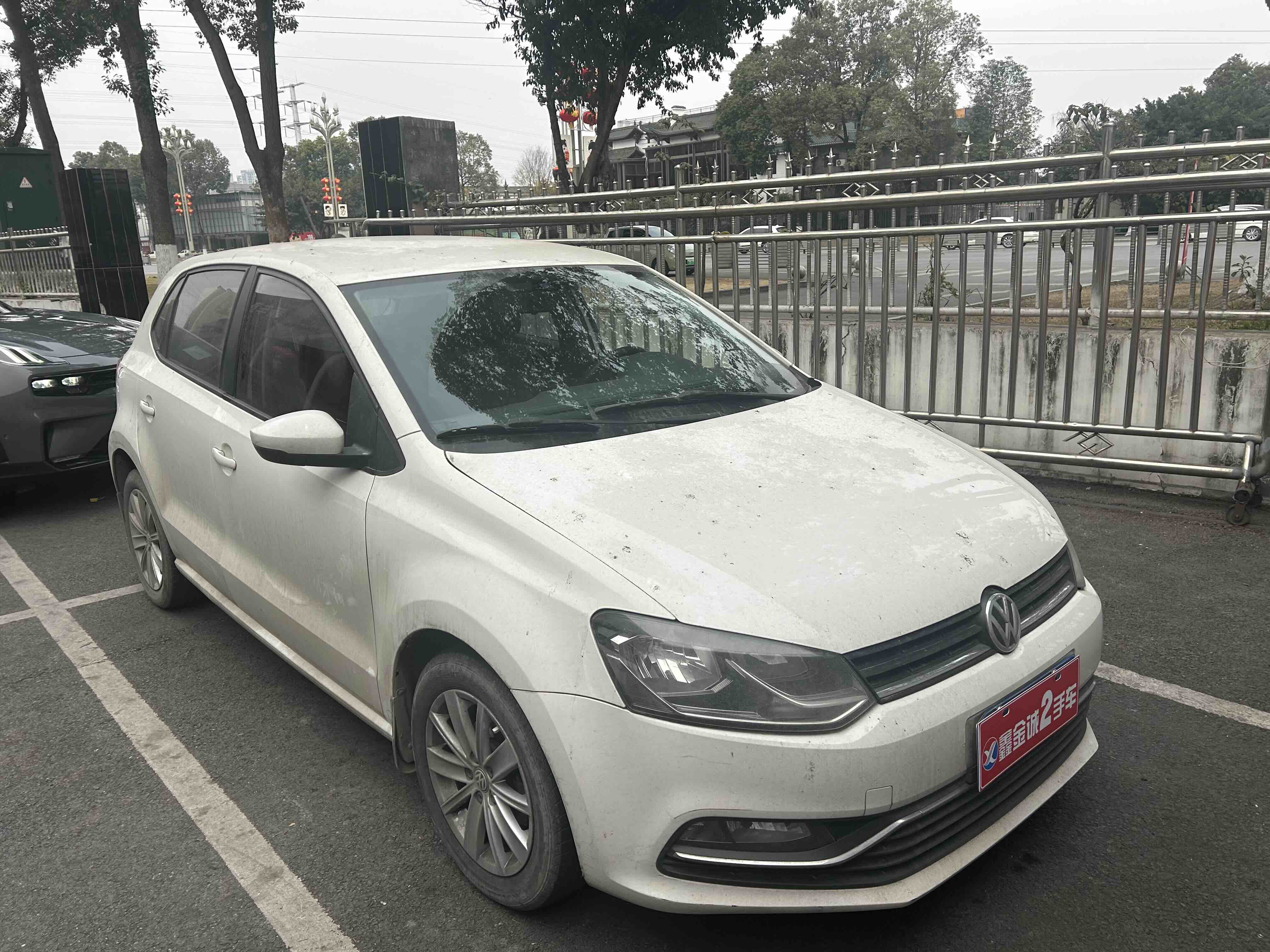 Polo 2015 car image #3