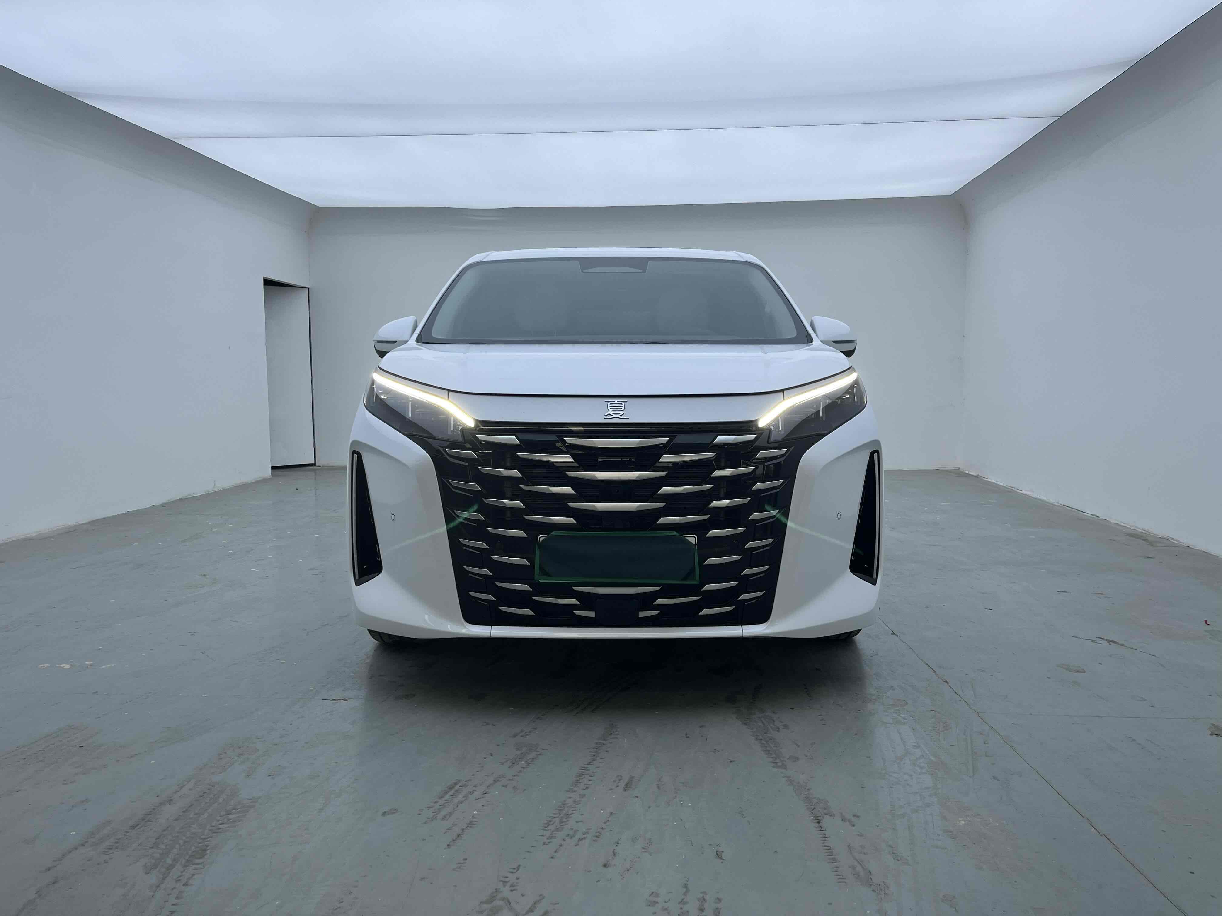 BYD Xia 2025 صورة سيارة #3