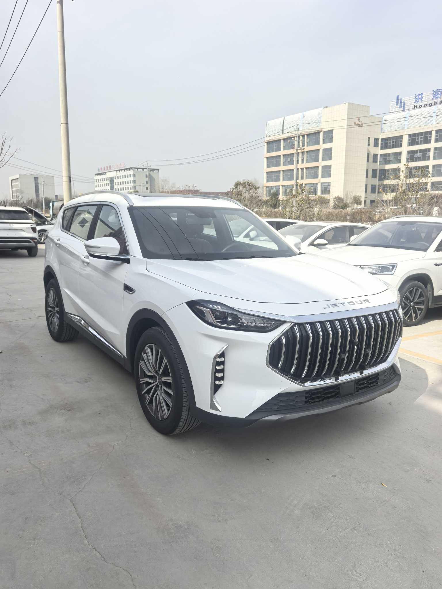 X70 PLUS 2025 car image #3