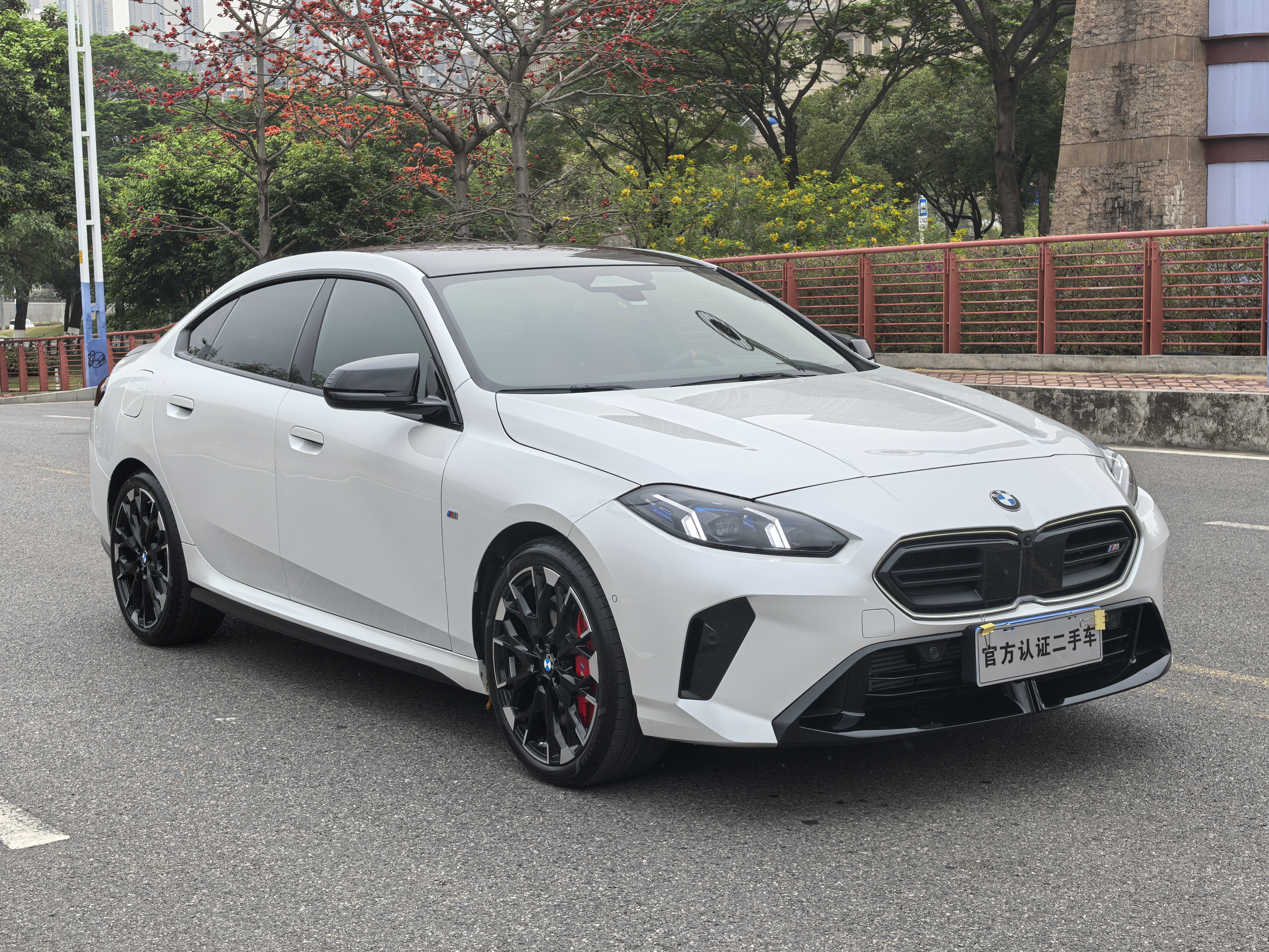 BMW M235L 2025 صورة سيارة #3