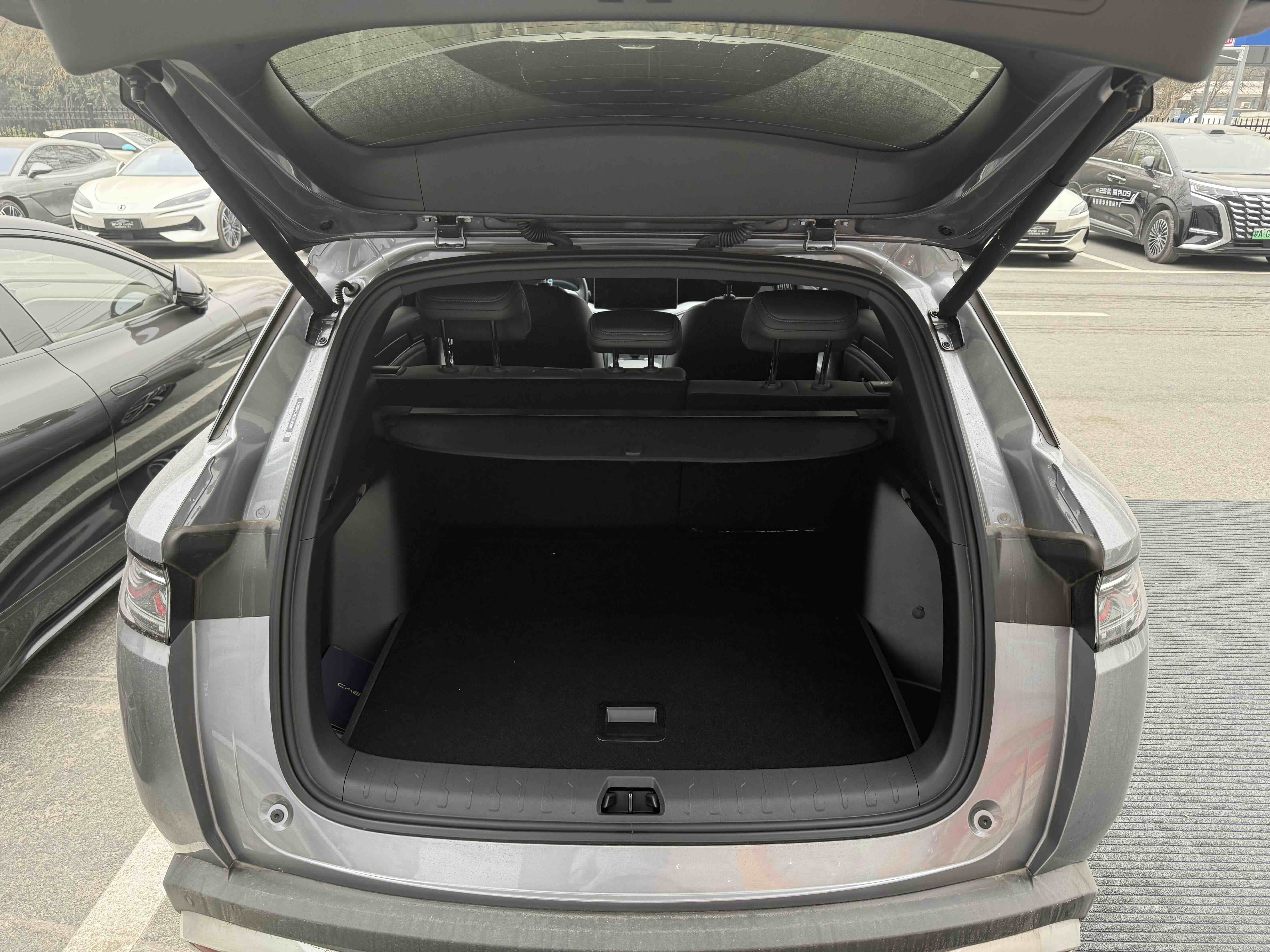 BYD SongL DM-i 2025 car image #3