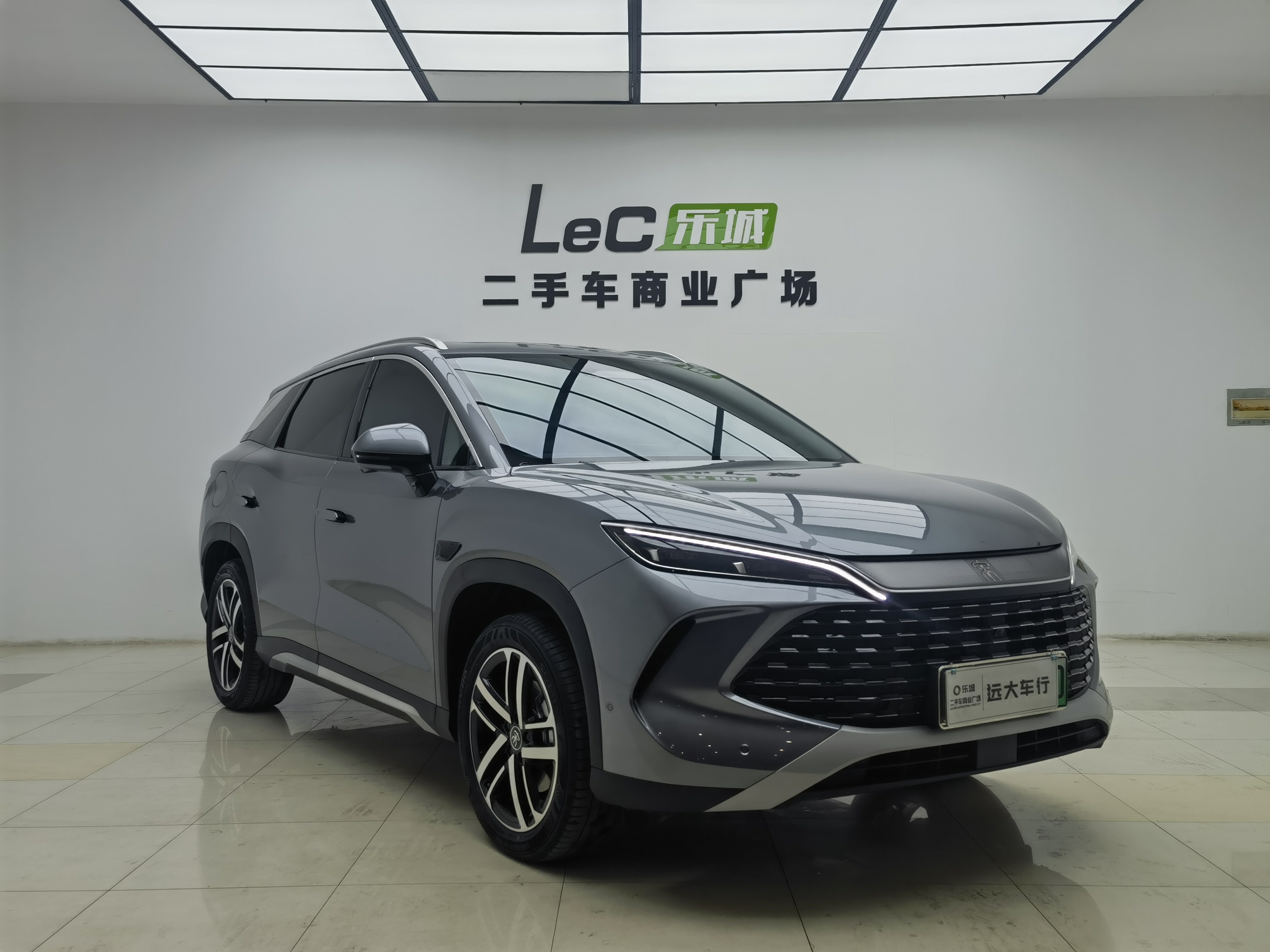 BYD SongL DM-i 2025 #3 BYD SongL DM-i 2025 car image #3