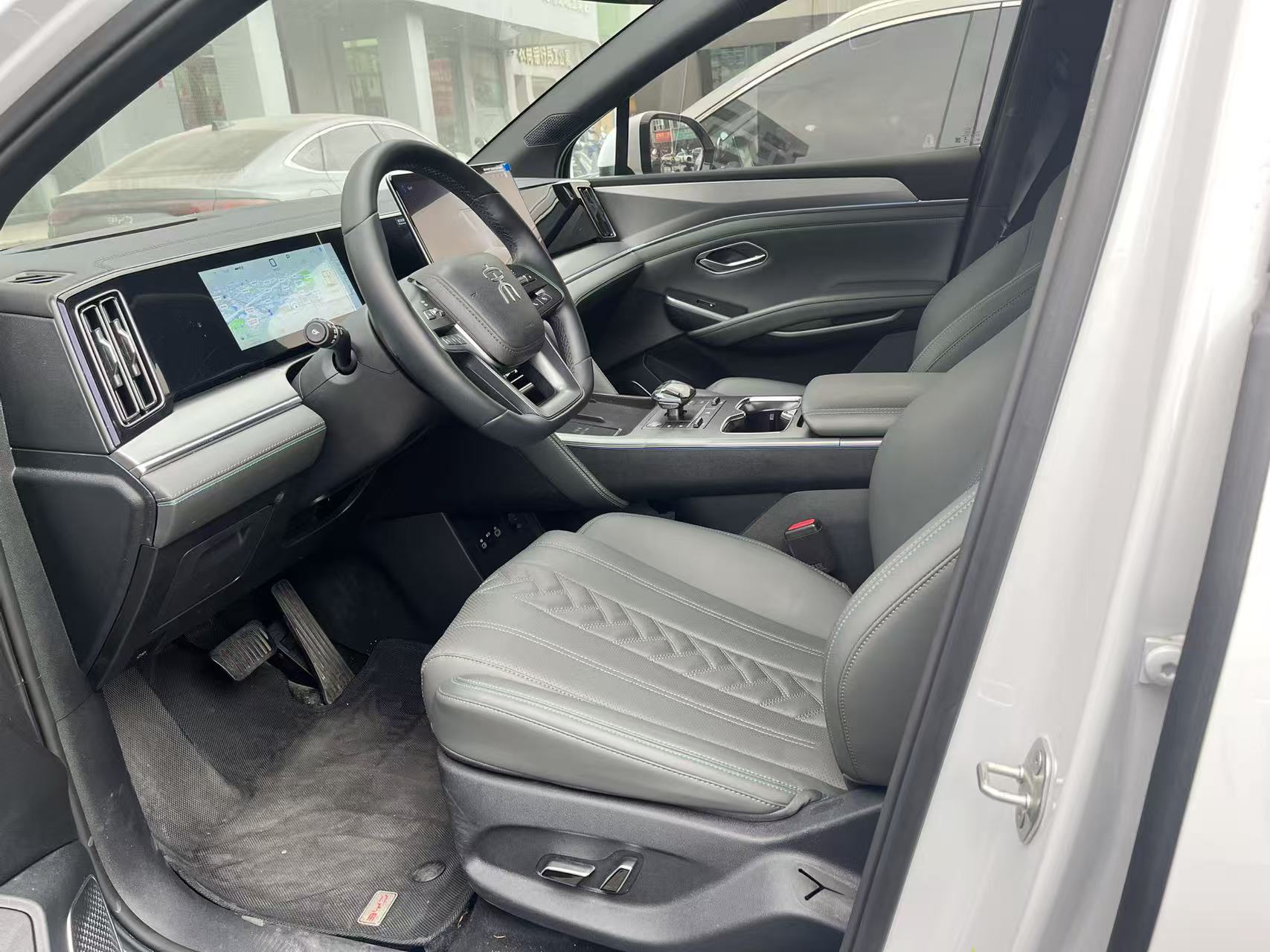 BYD SongL DM-i 2025 car image #3