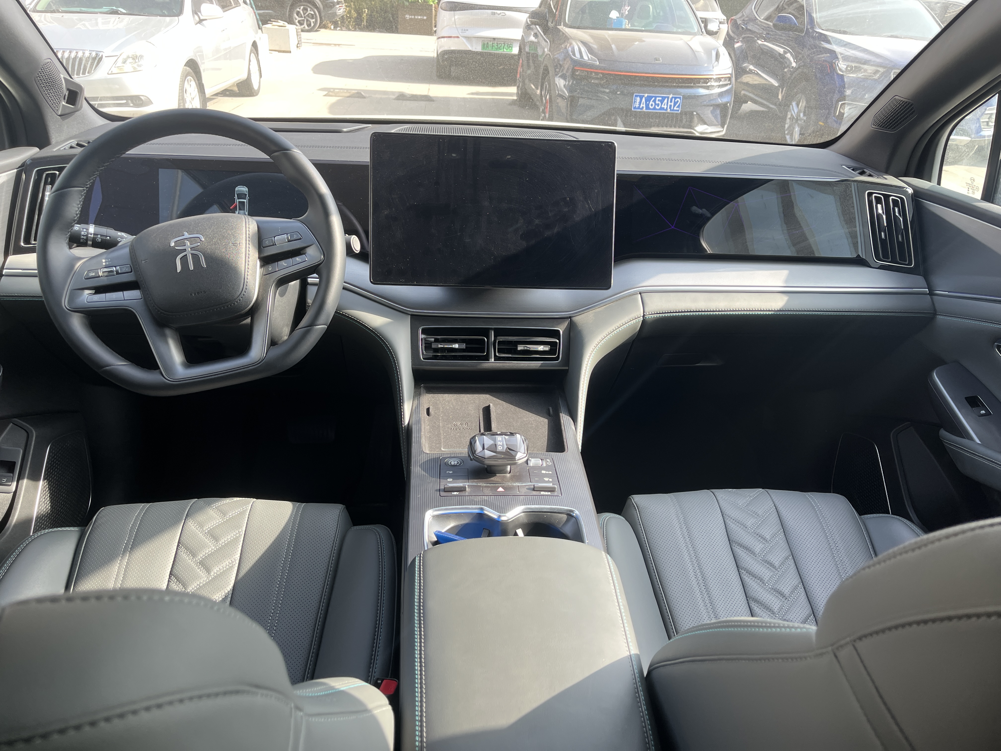 BYD SongL DM-i 2025 car image #3