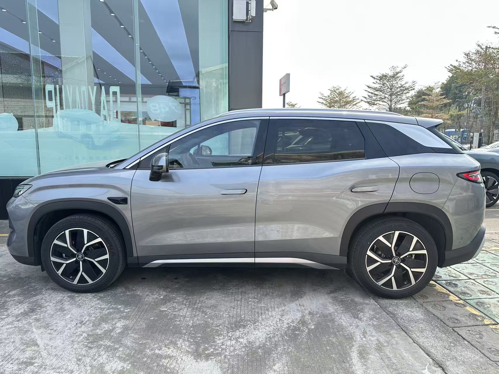 BYD SongL DM-i 2025 car image #3