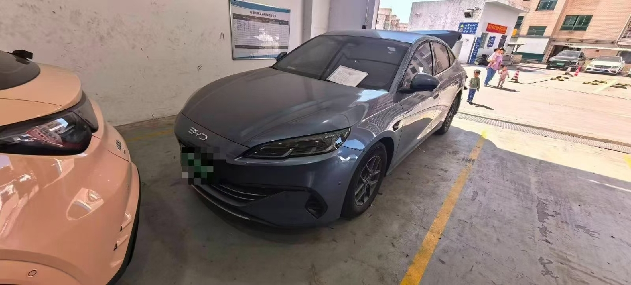 BYD Seal 06 DM-i 2025 immagine di auto #3