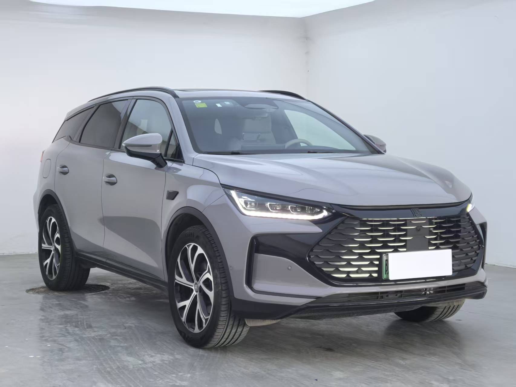 BYD Tang New Energy 2025 #3 BYD Tang New Energy 2025 car image #3