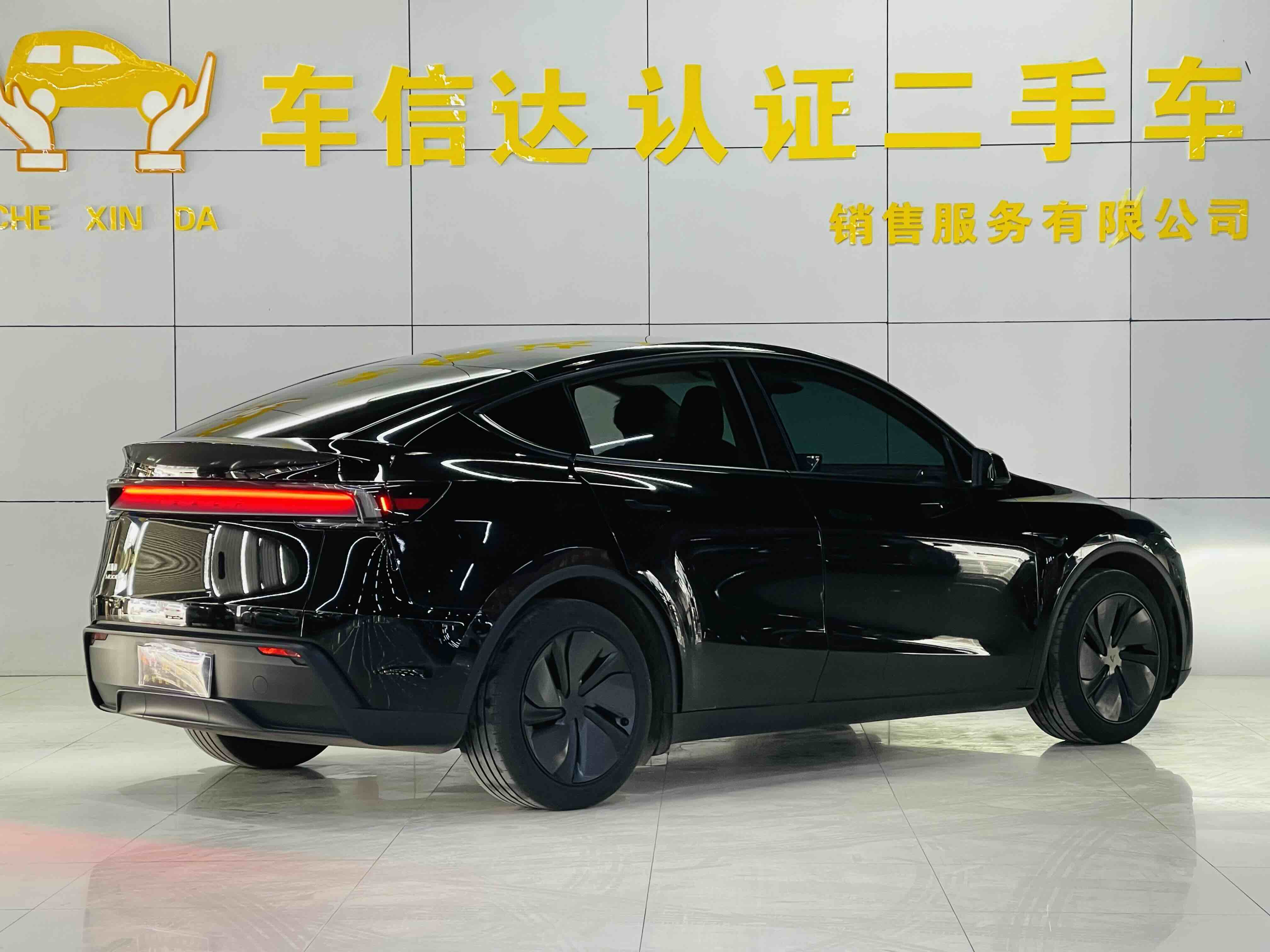 特斯拉 Model Y 2025 汽车图片 #3