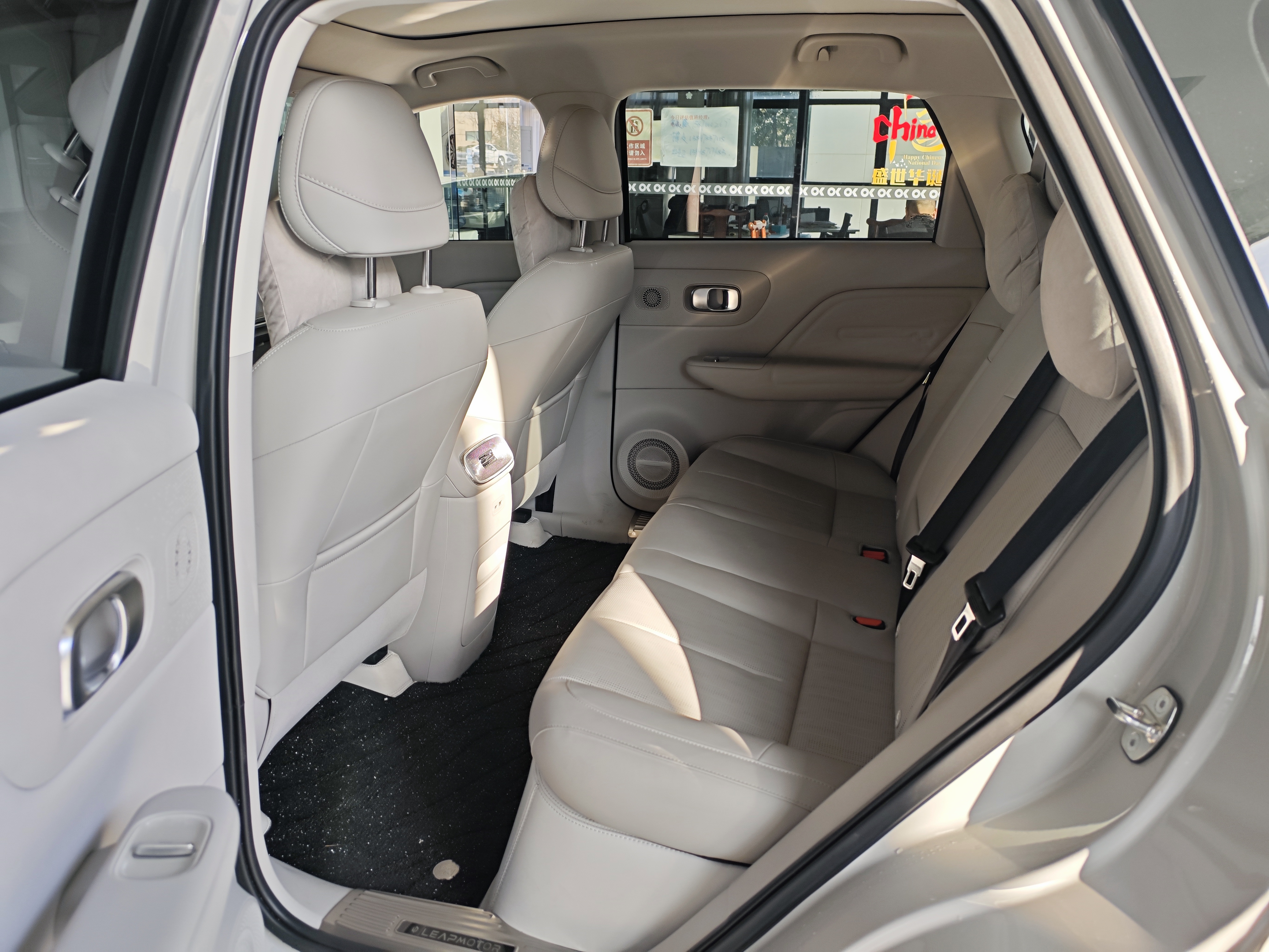 零跑汽车 零跑B10 2025 汽车图片 #3